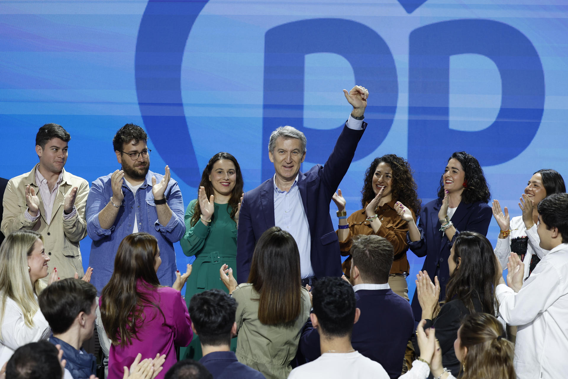 El presidente del PP, Alberto Núñez Feijóo durante la clausura la Interparlamentaria del PP, este domingo en Sevilla. EFE/Julio Muñoz