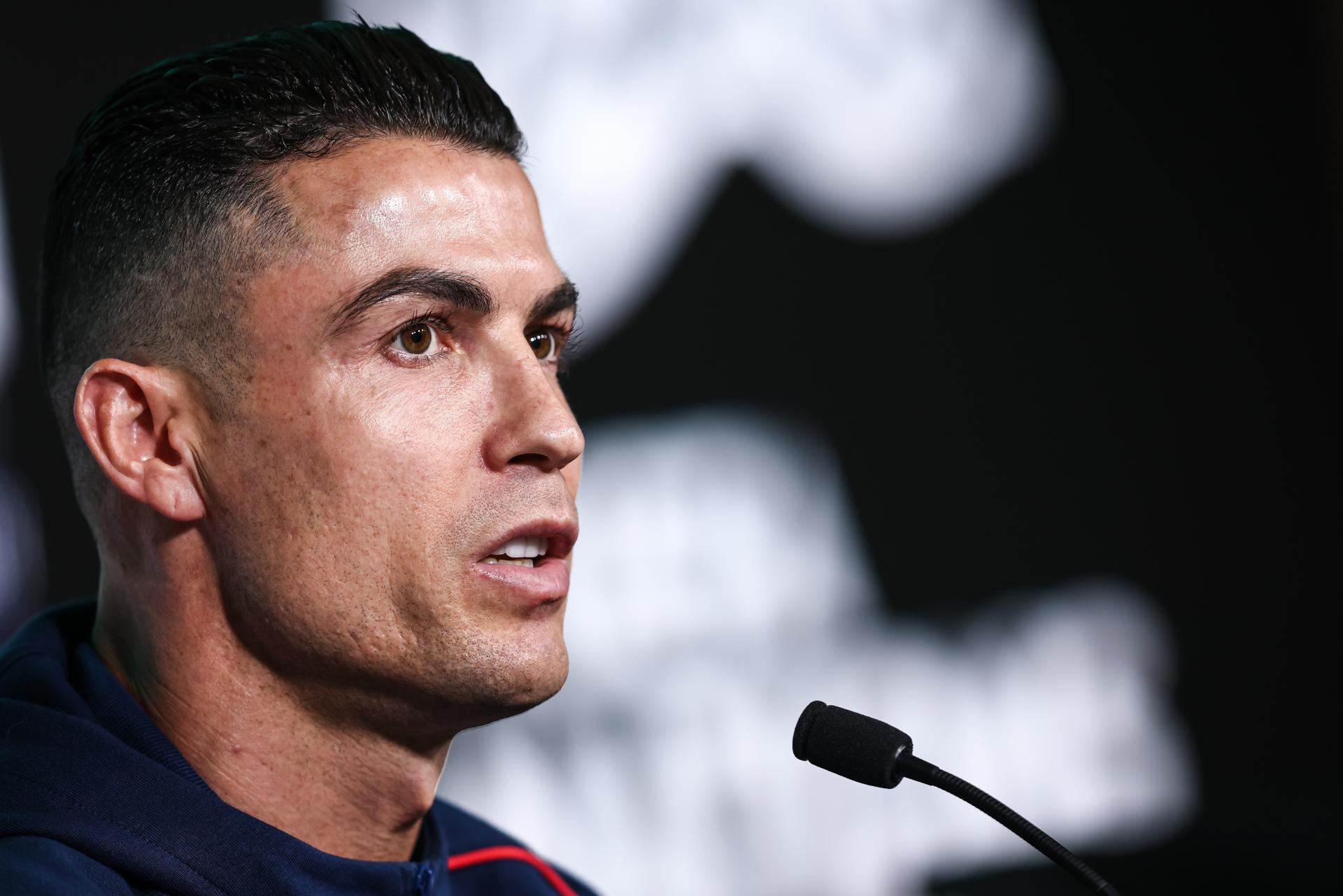 El delantero portugués Cristiano Ronaldo en rueda de prensa en vísperas de la vuelta de cuartos de la Liga de Naciones que juega Portugal contra Dinamarca este domingo. EFE/EPA/RODRIGO ANTUNES