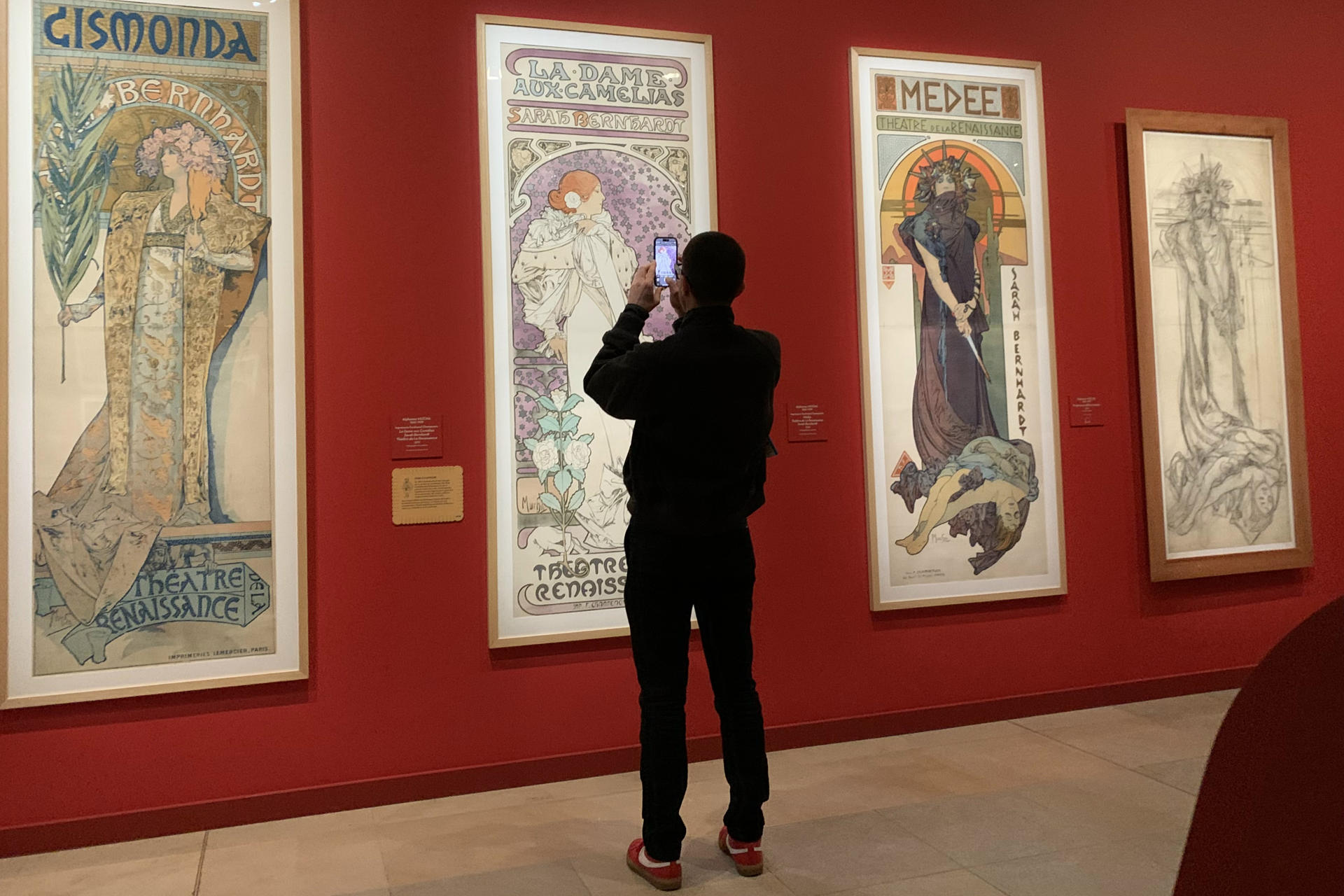 La exposición 'L'art est dans la rue' ('El arte está en la calle') en el Museo Orsay. EFE/ Val Torres