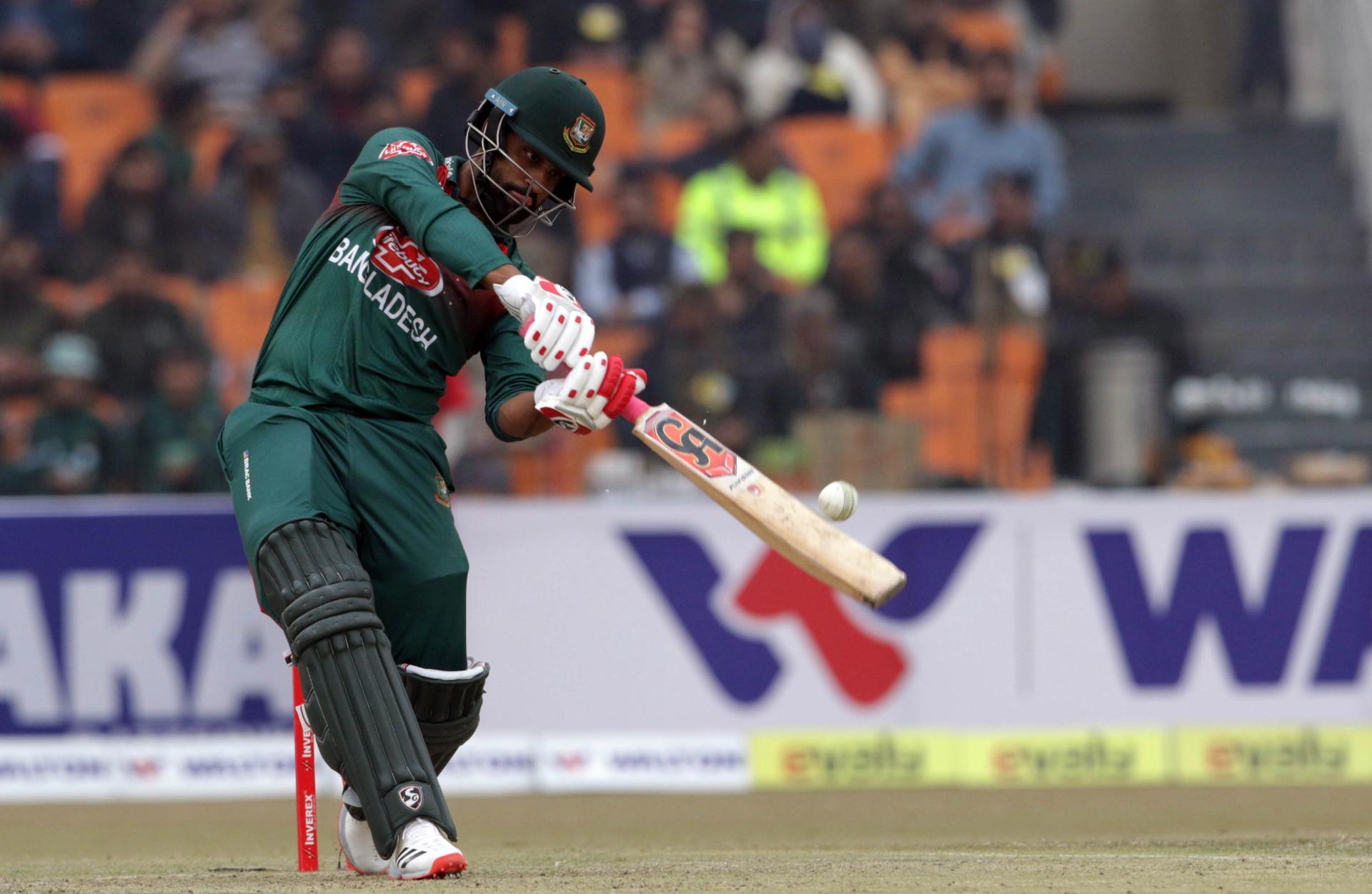 Foto de archivo del 25 de enero de 2020 del ex capitán de la selección de críquet de Bangladés, Tamim Iqbal. EFE/EPA/RAHAT DAR