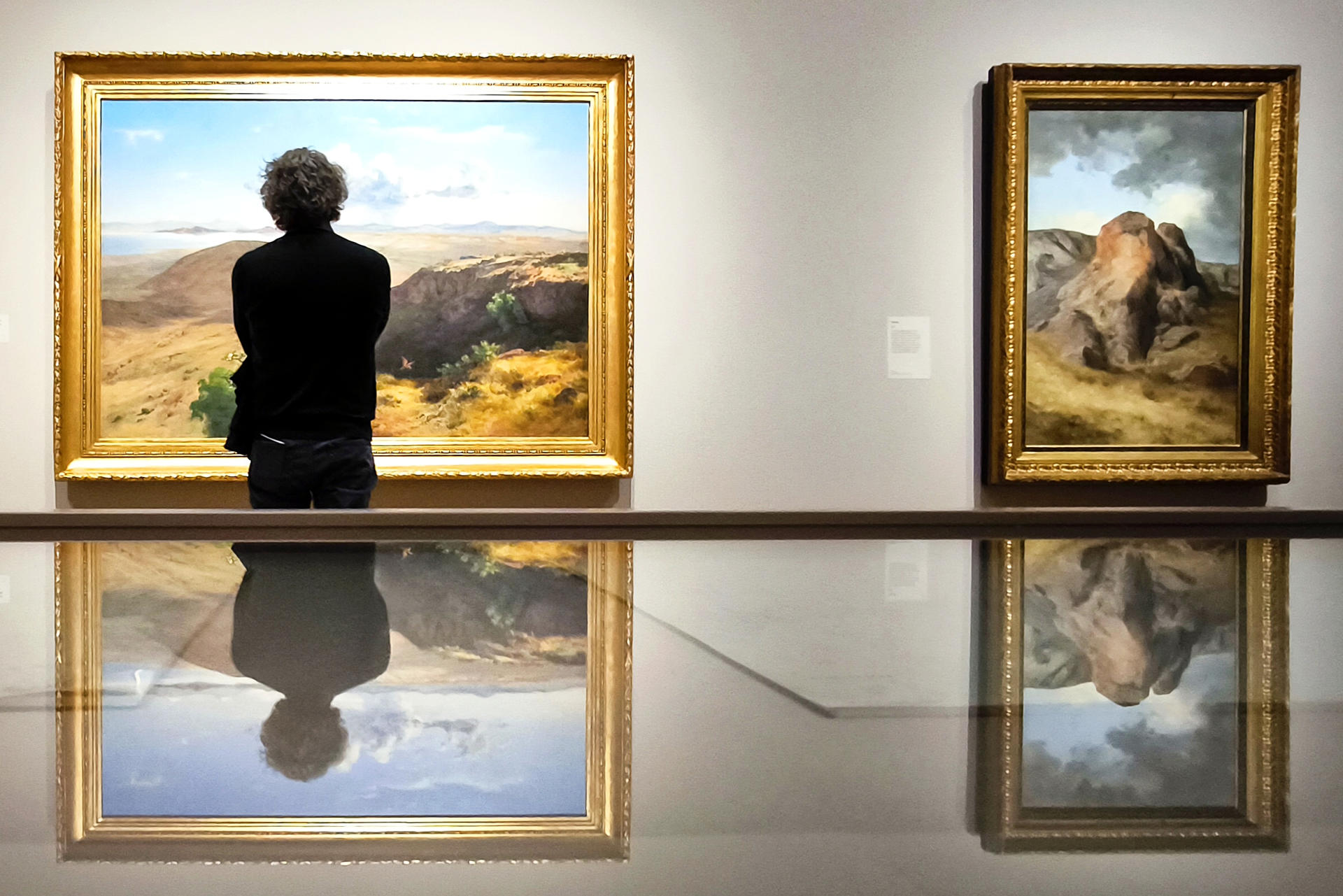 Vista de la majestuosa obra de José María Velasco, que en el siglo XIX pintó con precisión poética los paisajes del Valle de México, que centra una gran exposición en la National Gallery de Londres, la primera dedicada a un artista latinoamericano.-EFE/ Guillermo Garrido