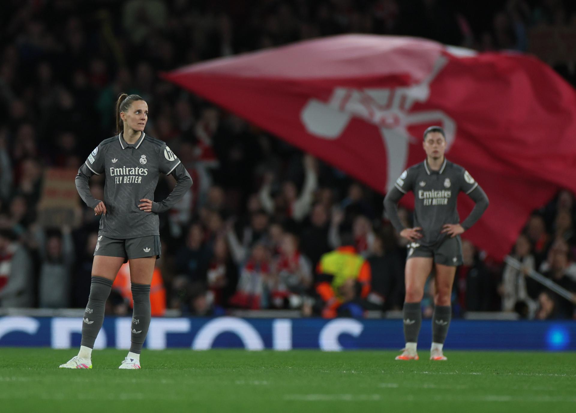 Las jugadoras del Real Madrid se lamentan durante el partido de cuartos de la UEFA Women Champions League que han jugado Arsenal WFC y Real Madrid Femenino, en Londres, Reino Unido. EFE/EPA/ISABEL INFANTES