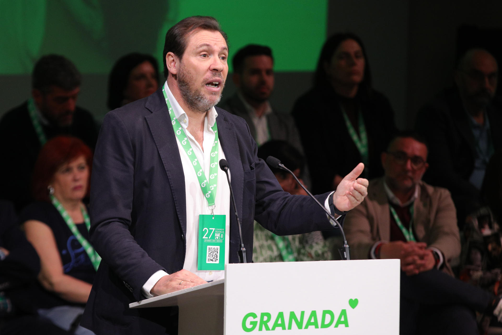 El vocal de CEF-PSOE y ministro de Trasportes y Movilidad Sostenible, Óscar Puente, durante el acto inaugural del 27 Congreso provincial del PSOE Granada en el Paraninfo de la Universidad de Granada, este sábado. EFE/Pepe Torres