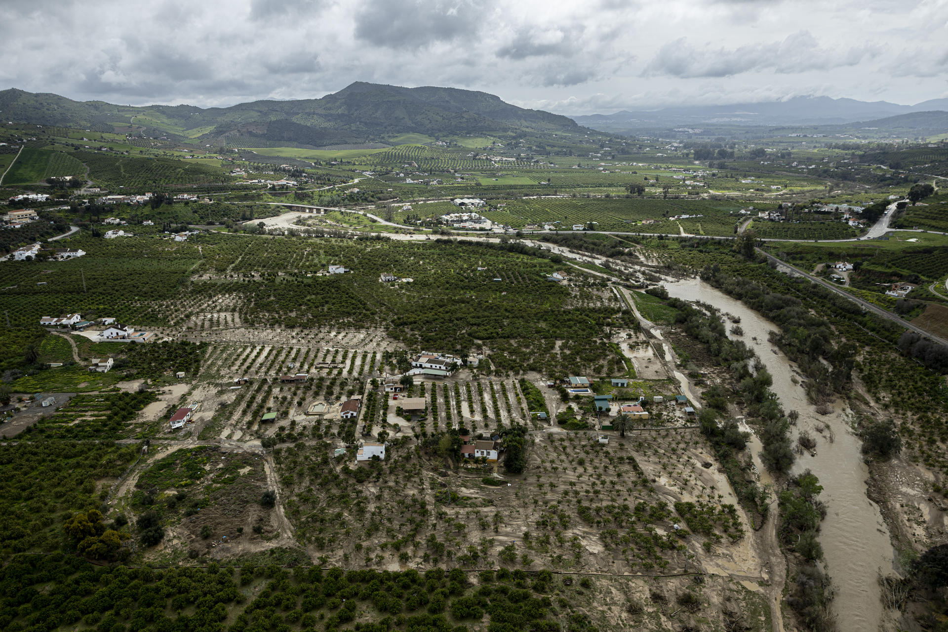 Vista aérea del Valle del Guadalhorce en el término municipal de Almogía en Málaga, tomada en un vuelo de reconocimiento con la Unidad Aérea de la Guardia Civil por la zona afectada por el temporal.EFE/Jorge Zapata.