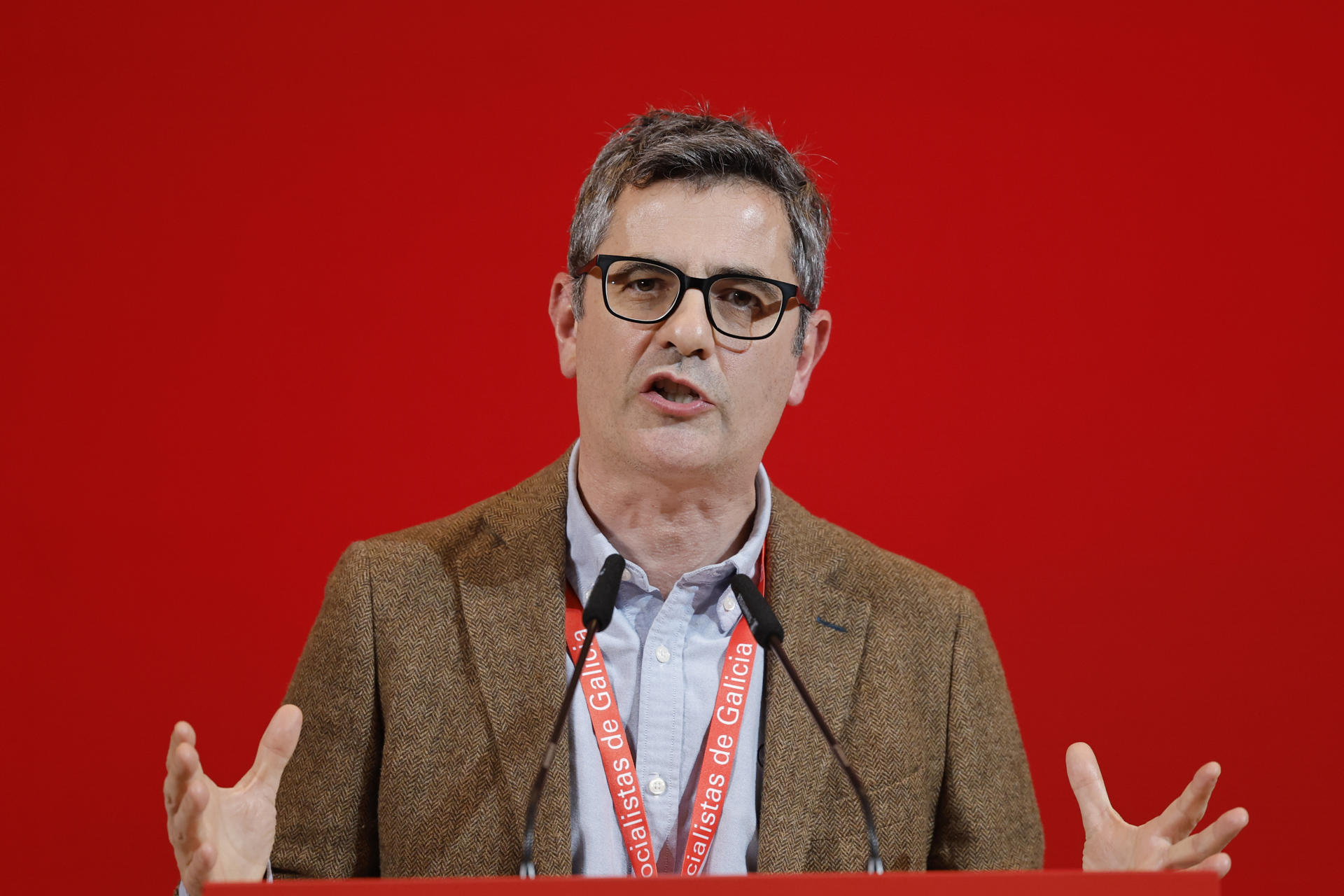 El ministro de la Presidencia, Félix Bolaños, interviene en el XI Congreso Nacional que bajo el lema"La izquierda que puede", se celebra este sábado en Santiago de Compostela. EFE/Lavandeira jr