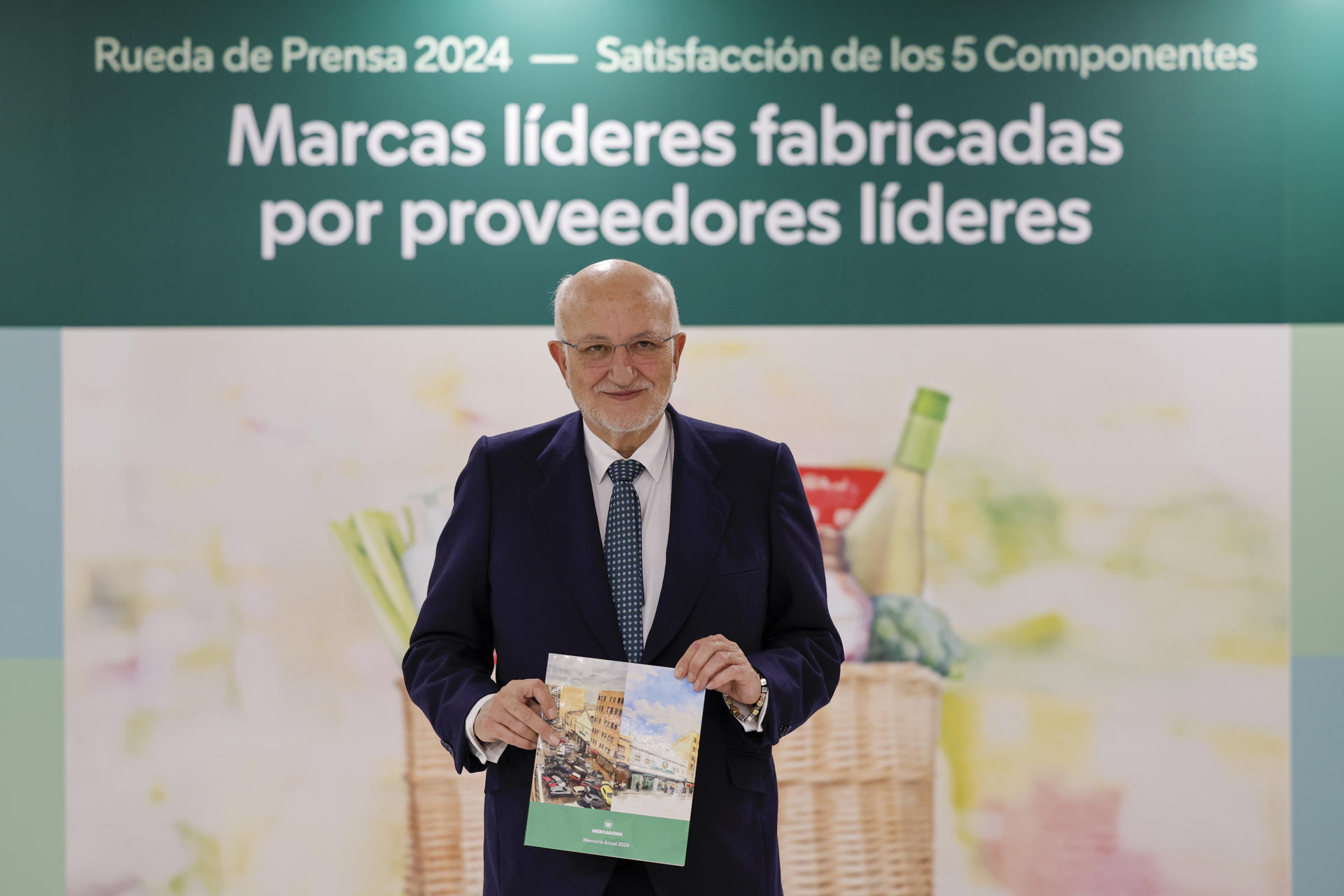 GRAFCVA6193. PATERNA (VALENCIA), 11/03/2025.- El presidente de Mercadona, Juan Roig, durante el acto de presentación de resultados de la empresa de 2024. EFE/Ana Escobar