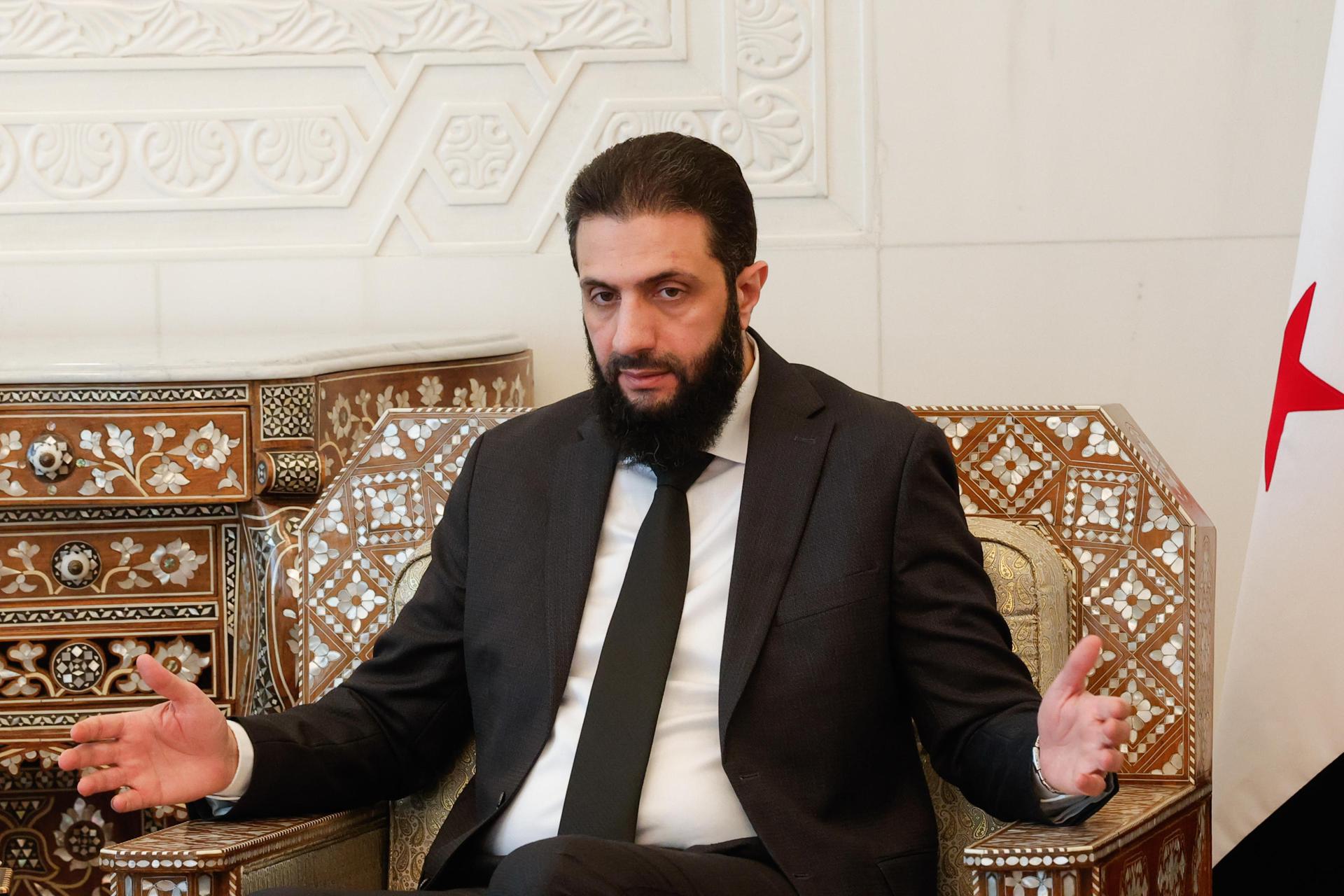 Fotografía de archivo en la que se registró al presidente de Siria, Ahmed al Sharaa, en Damasco. EFE/Giuseppe Lami