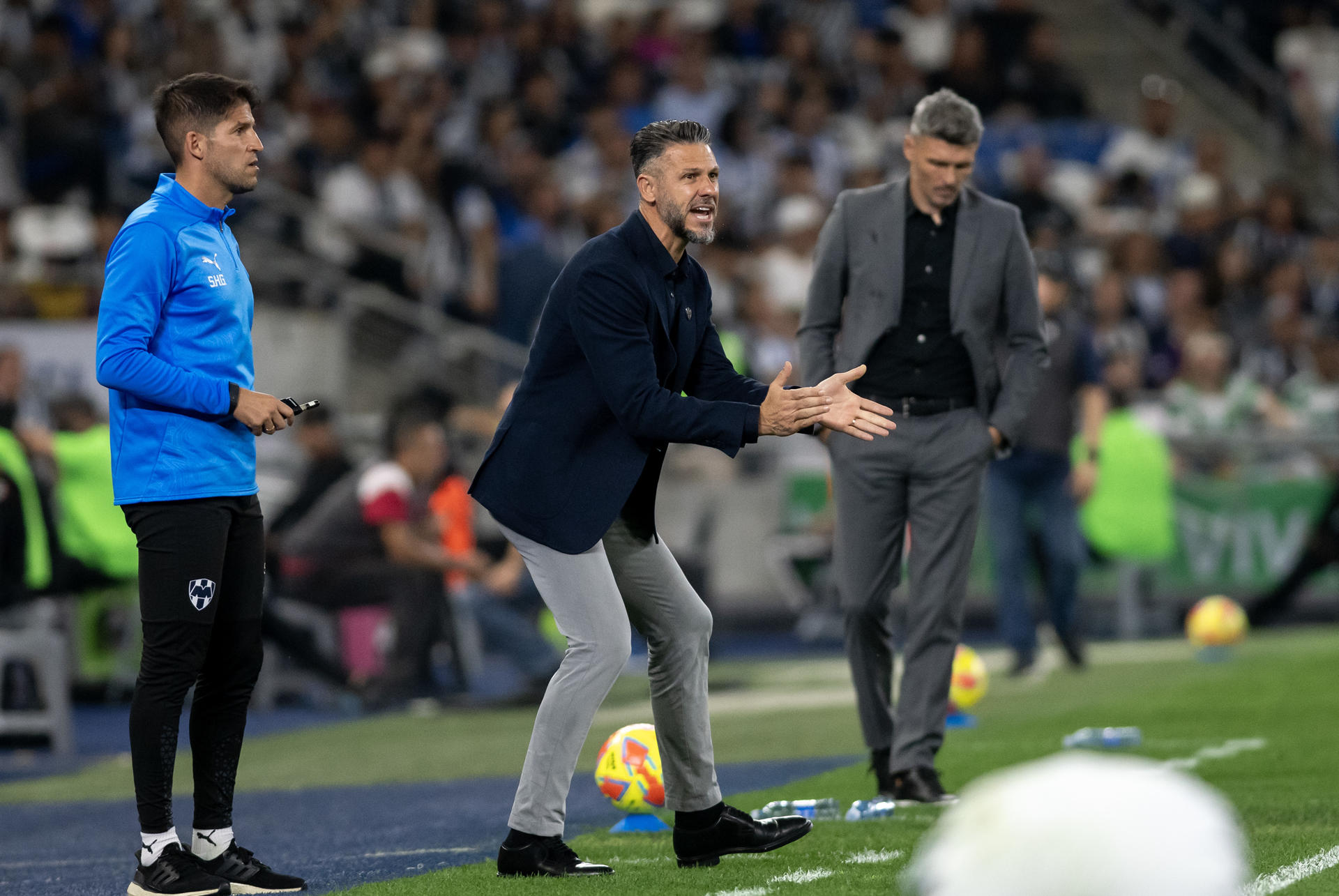 Imagen de archivo de Martin Demichelis (c) entrenador de Rayados. EFE/ Miguel Sierra