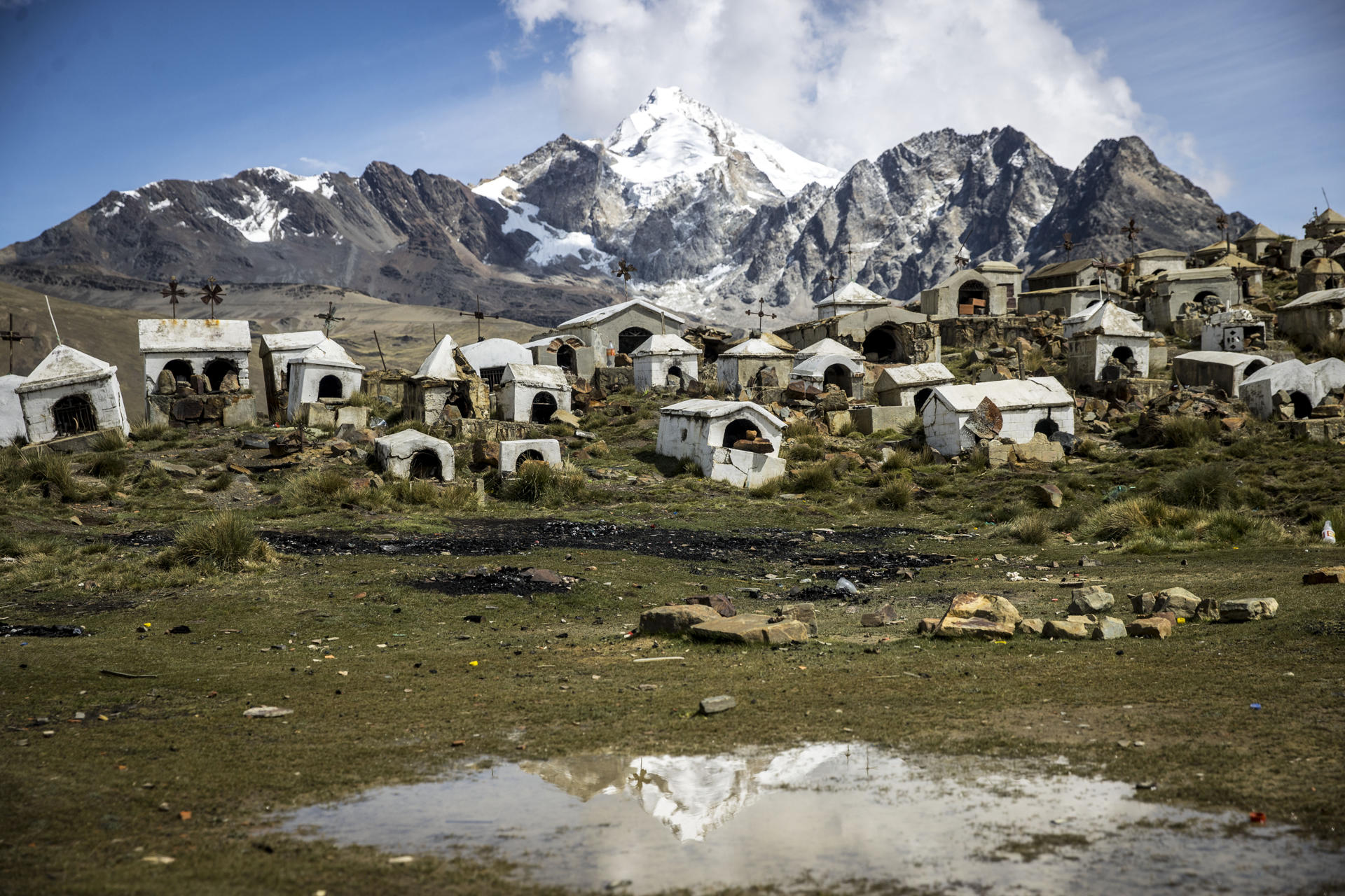 Fotografía de archivo del monte nevado Huayna Potosí, en El Alto (Bolivia). EFE/ Esteban Biba