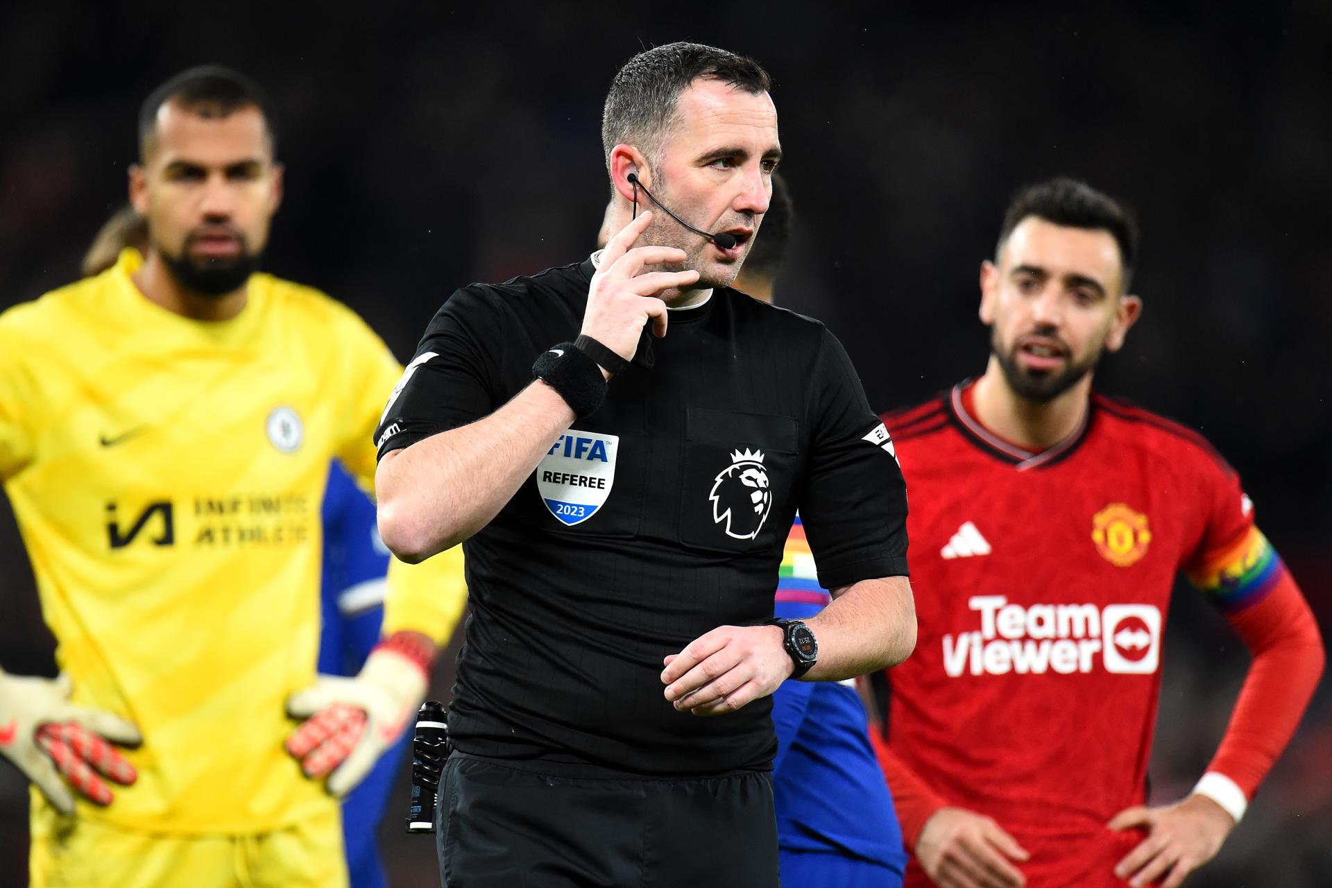 El ábitro de la Premier League, Chris Kavanagh. EFE/EPA/PETER POWELL