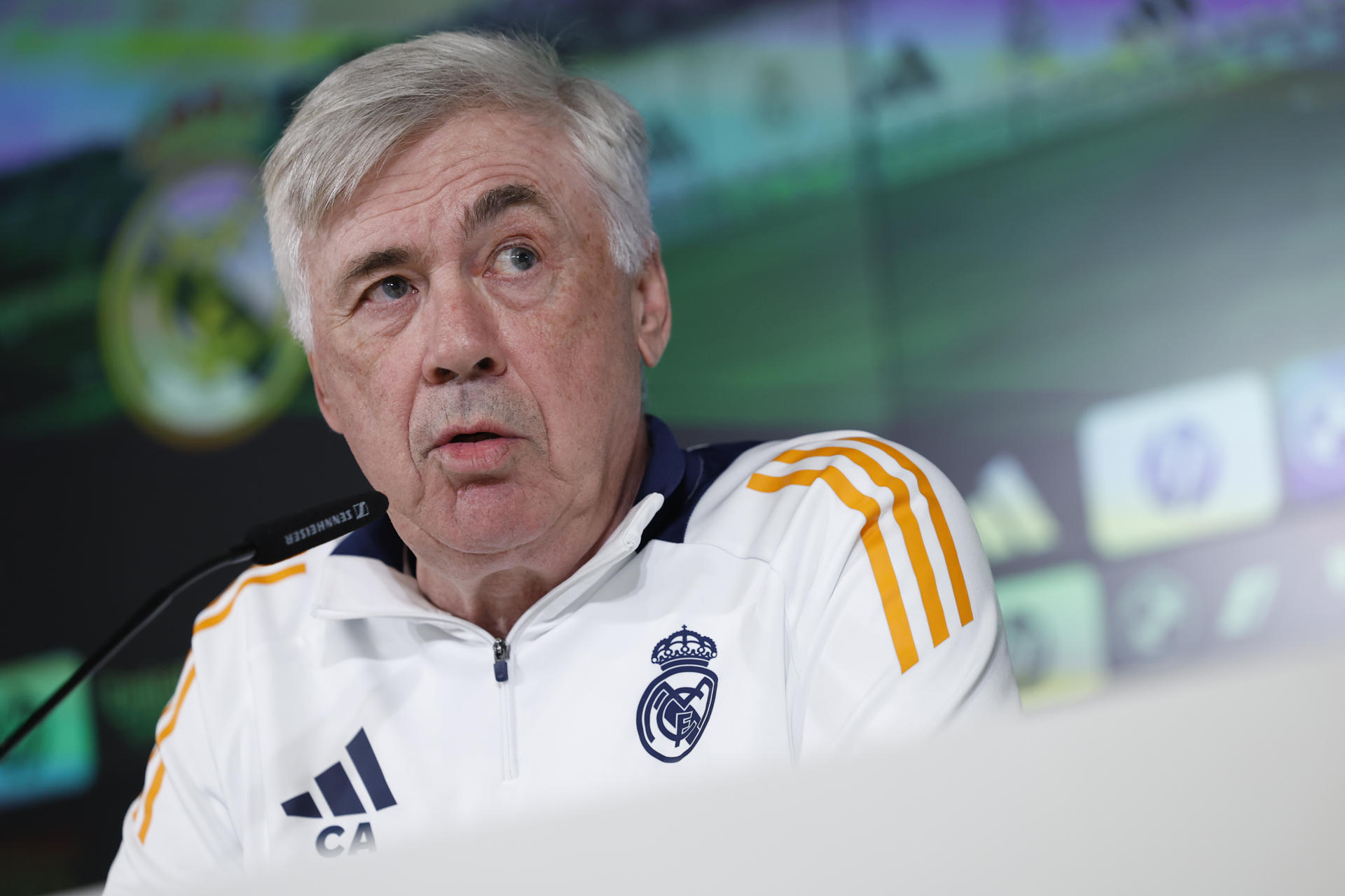 El entrenador del Real Madrid, Carlo Ancelotti, durante la rueda de prensa de este viernes.EFE/ Mariscal