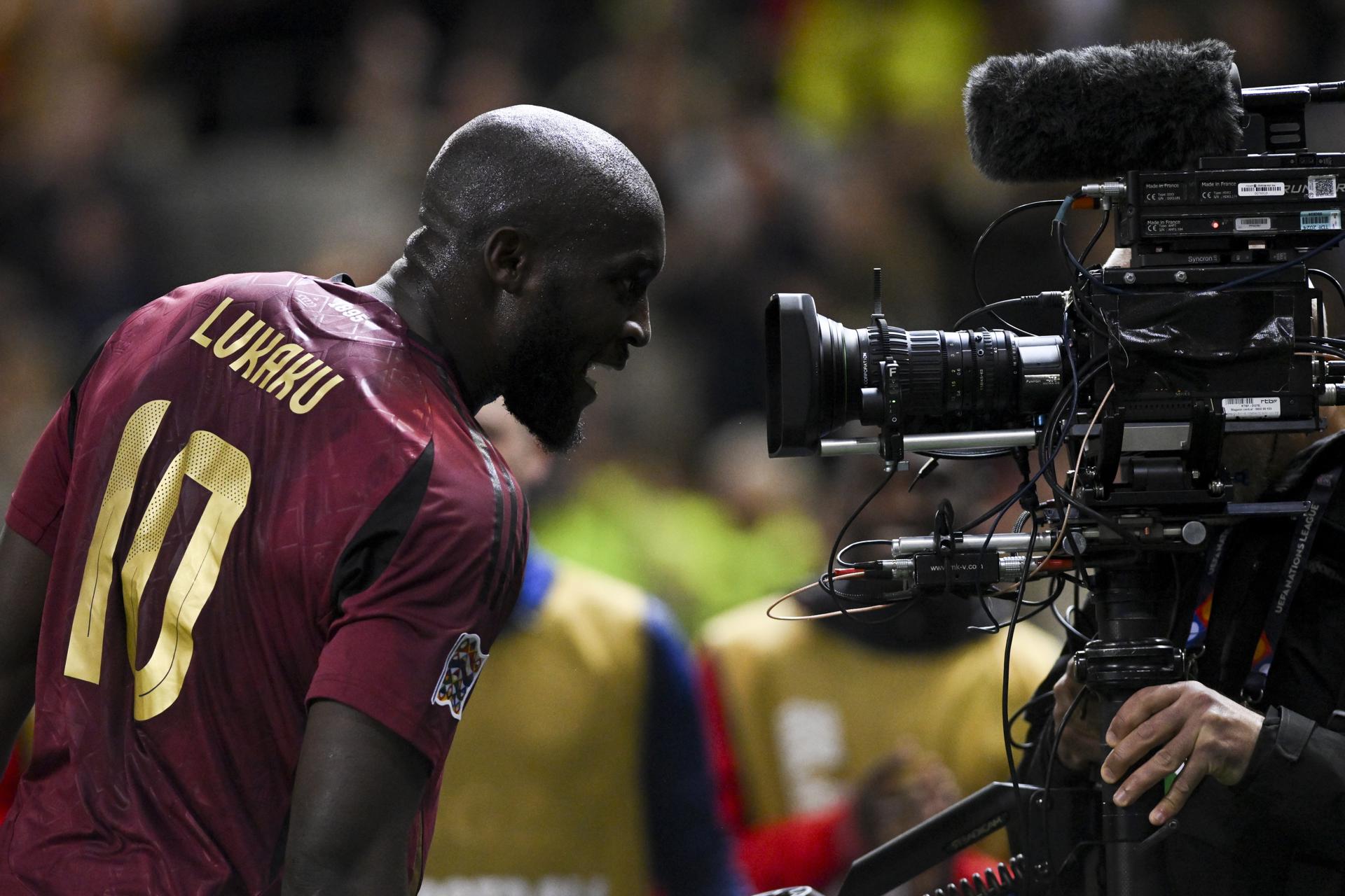 El belga Romelu Lukaku celebra un gol durante el partido del playoff 2 de la UEFA Nations League en Genk, Bélgica. EFE/EPA/FREDERIC SIERAKOWSKI