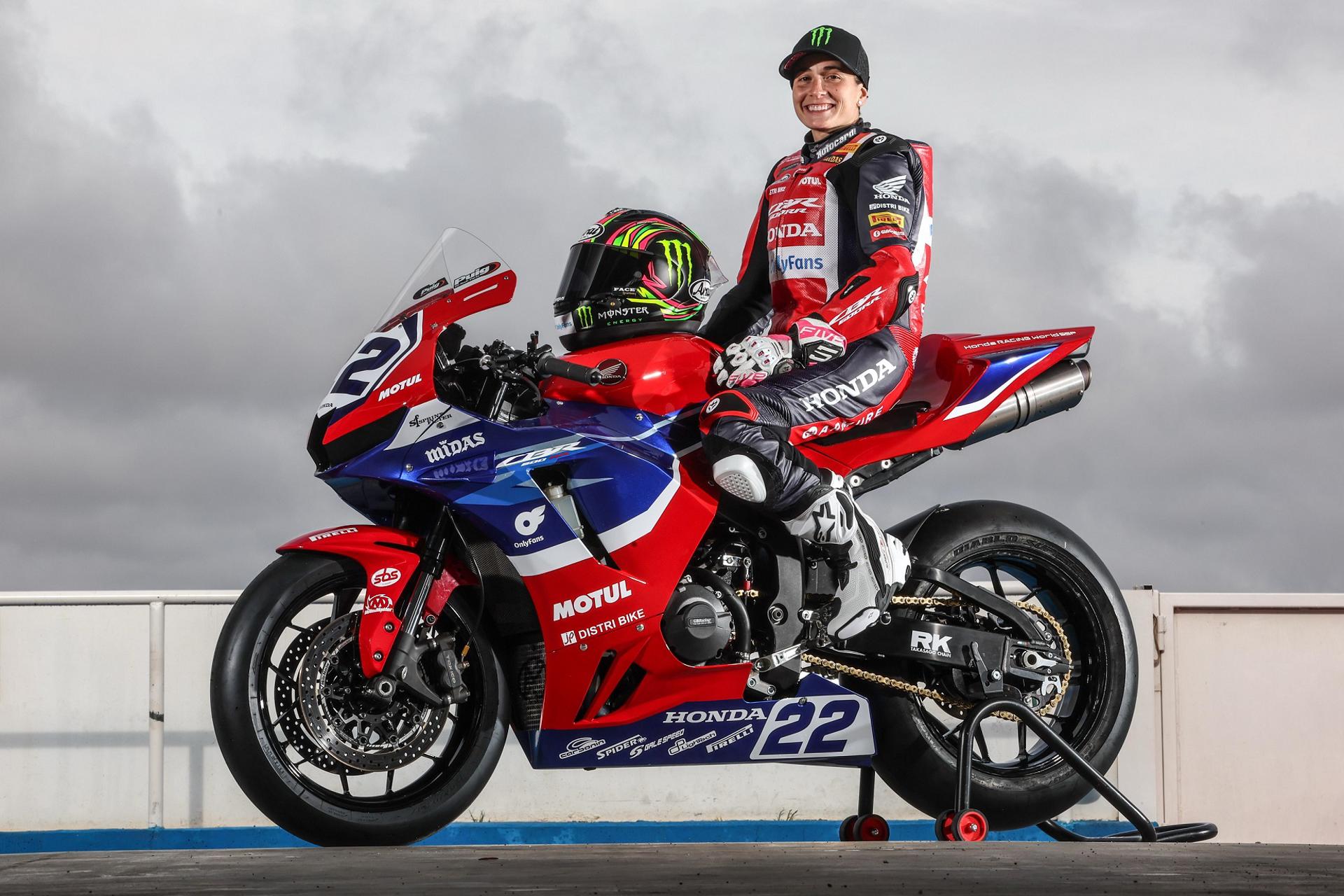 La piloto murciana, Ana Carrasco, que este fin de semana comienza una nueva temporada en Supersport, la categoría intermedia del Mundial de Superbikes. EFE/Honda Racing USO EDITORIAL