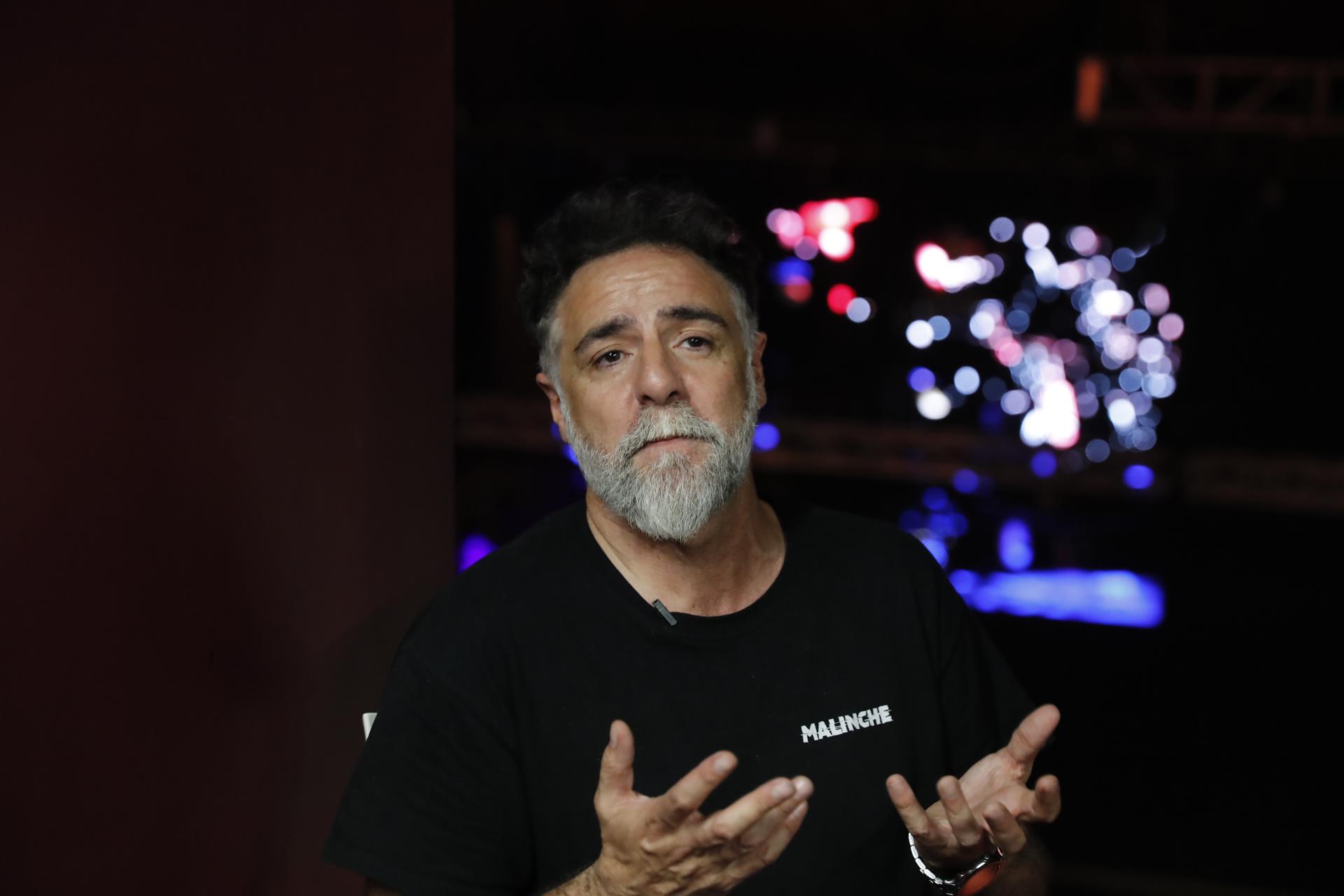 El director de escena y talento Javier Navares habla durante una entrevista con EFE este jueves, en Ciudad de México (México). EFE/Mario Guzmán