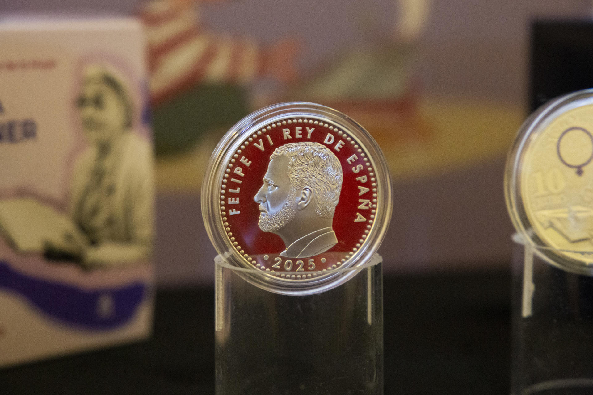 Imágenes de la moneda de María Moliner, cedidas por la Biblioteca Nacional de España. SOLO USO EDITORIAL