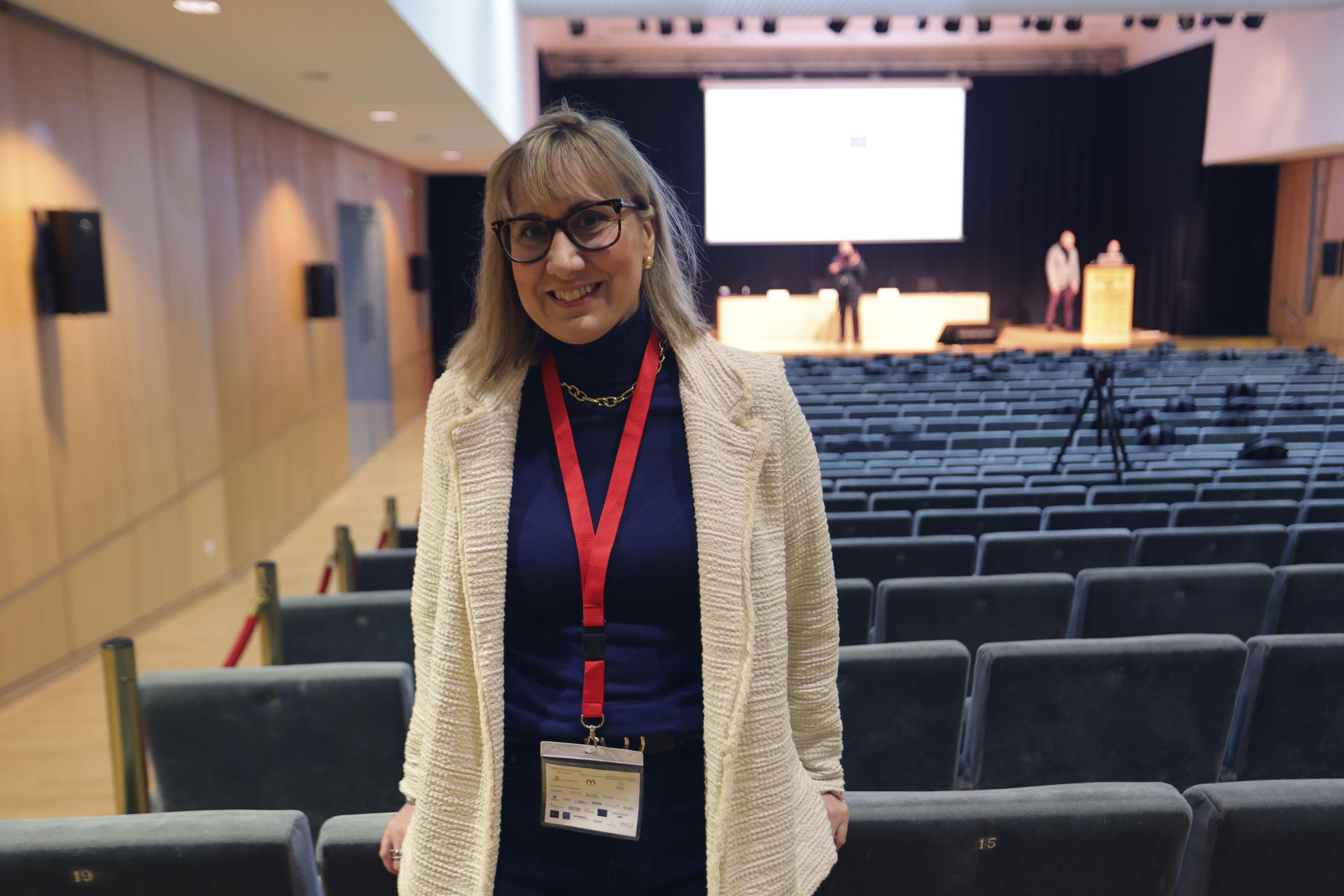 Romina Tomás, directora editorial de la revista organizadora del Simposium Nacional sel sector Funerario, celebra este jueves en Salamanca su congreso anual, y pide mayor reconocimiento a su labor durante las crisis como la pandemia del covid-19 o la dana, y trabaja para cambiar cómo lo percibe una sociedad donde la muerte sigue siendo un tema del que se prefiere no hablar. EFE/ JM García