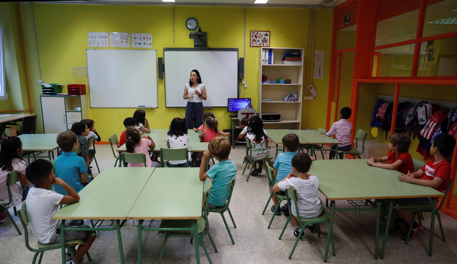 Imagen de archivo de un aula de primaria. EFE/Fernando Alvarado
