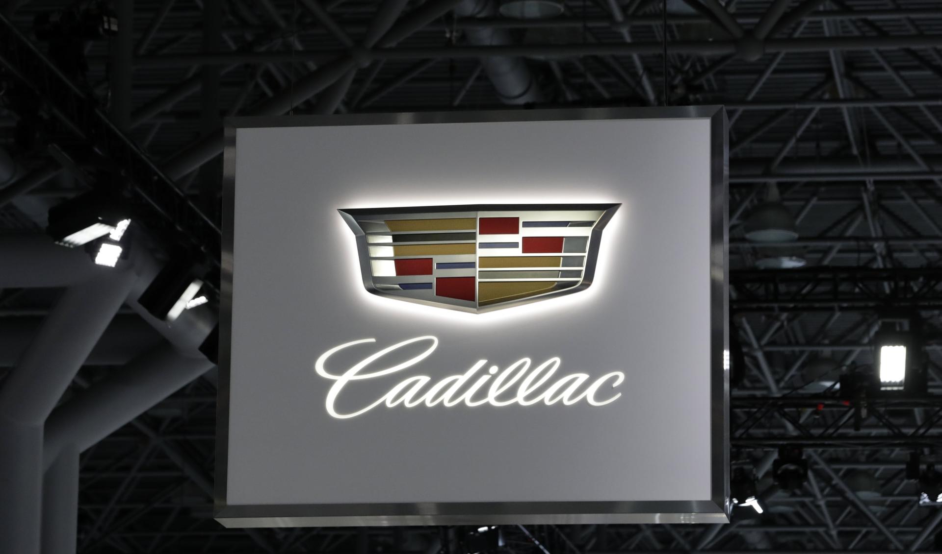 Cadillac formará parte de la parrilla que disputará el Mundial de Fórmula Uno a partir del año que viene, según se anunció este viernes en un comunicado hecho público por la Federación Internacional del Automóvil (FIA) y por los responsables de la categoría reina del motor.EFE/JASON SZENES/ARCHIVO