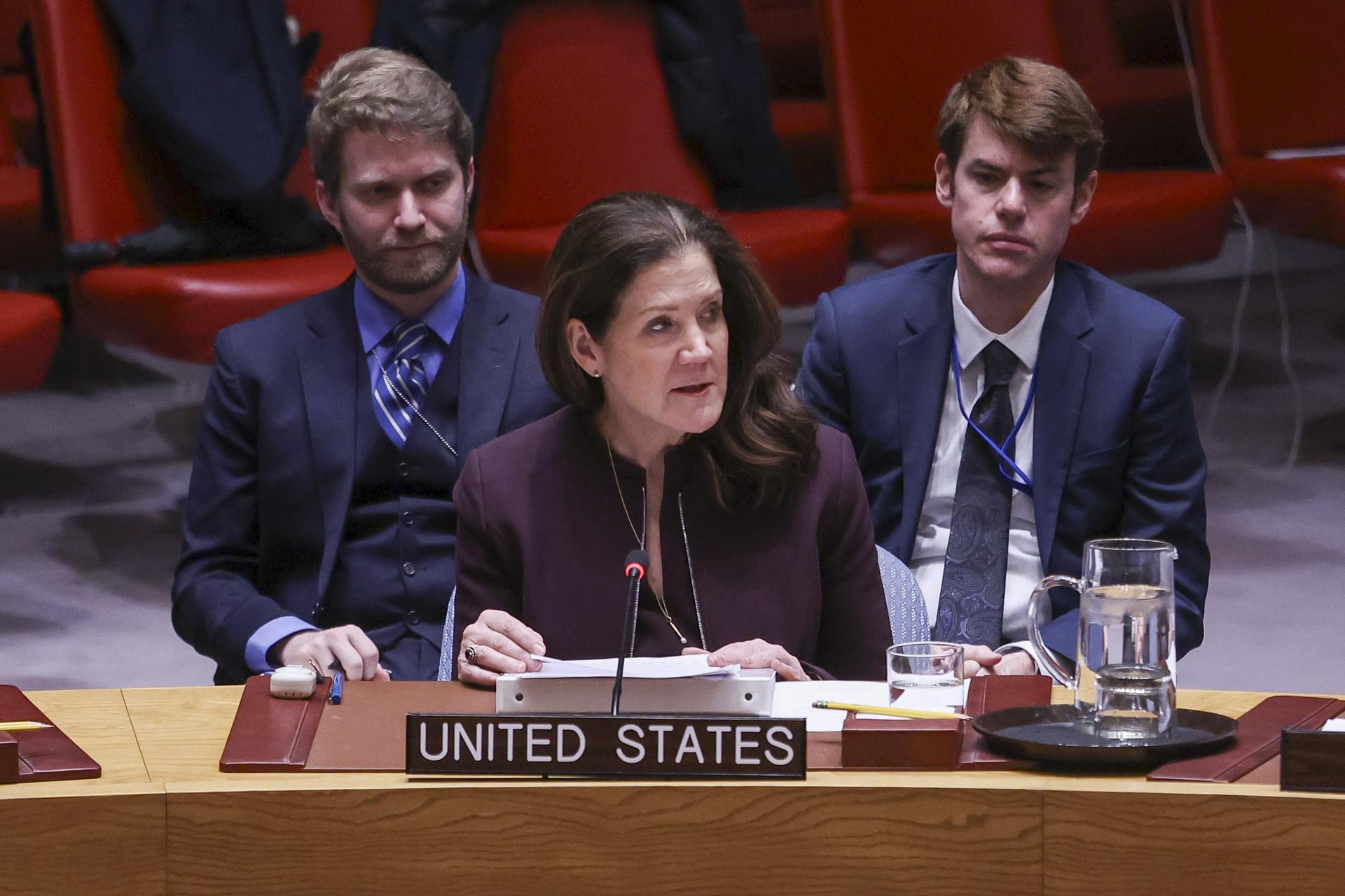 La representante interina de Estados Unidos, Dorothy Shea, habla durante una sesión del Consejo de Seguridad de la ONU, en Nueva York (EE.UU.). EFE/SARAH YENESEL