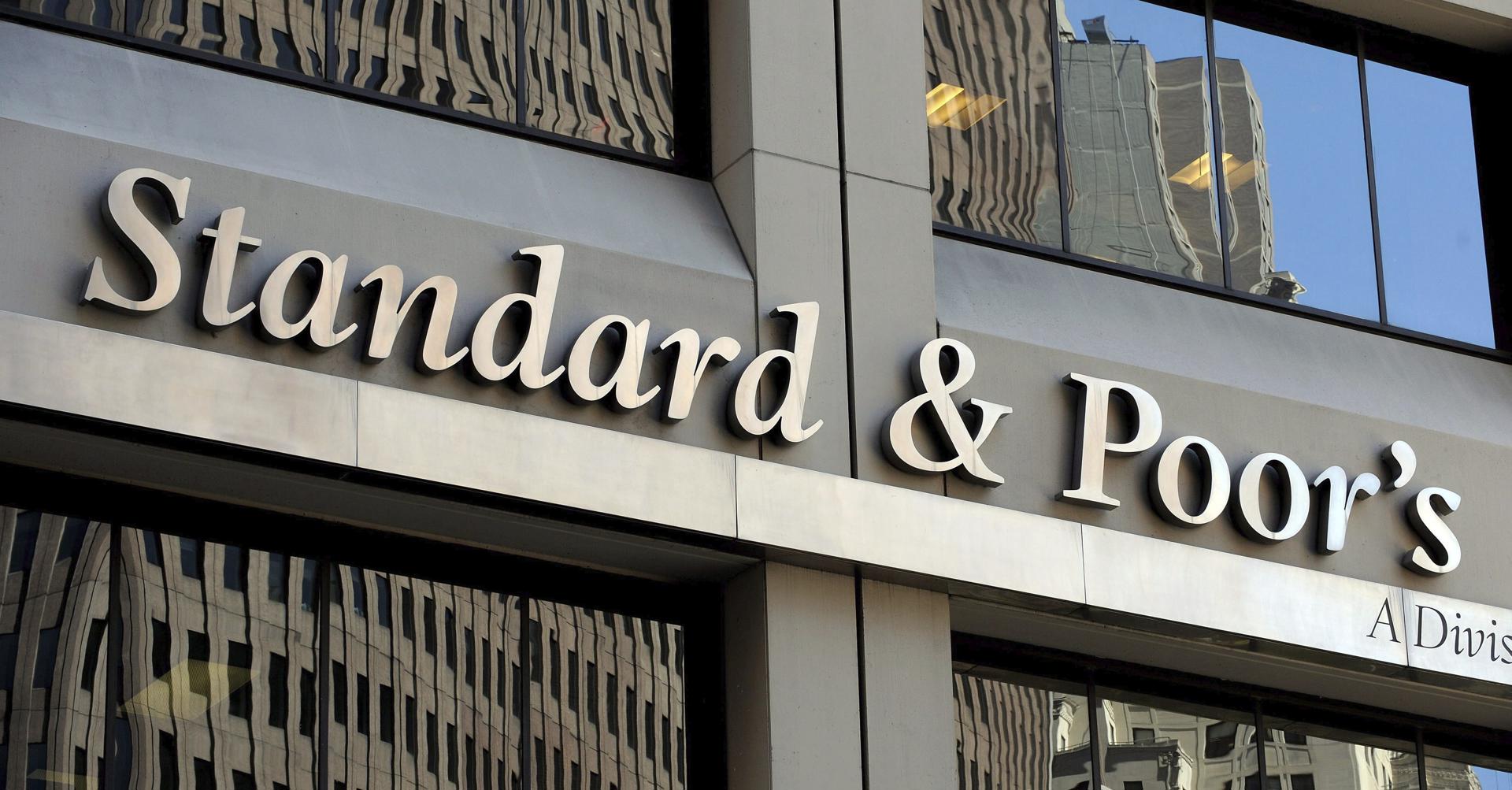 Imagen que muestra la fachada de la sede de Standard & Poor's en Nueva York. EFE/Justin Lane