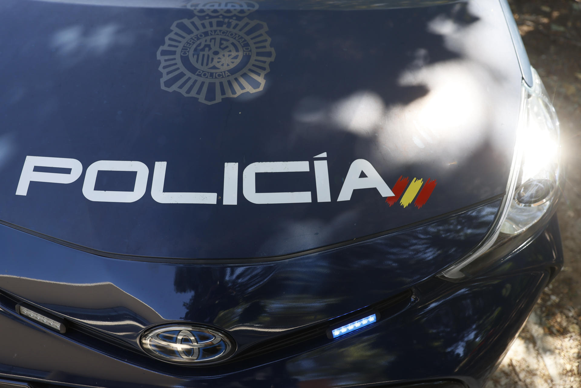 Imagen de archivo de un coche de la Policía Nacional. EFE/Mariscal