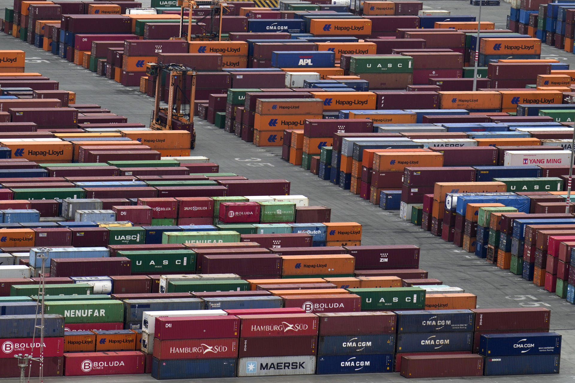 Vista de la terminal de contenedores del Puerto de Barcelona en una imagen de archivo. EFE/Alejandro García.