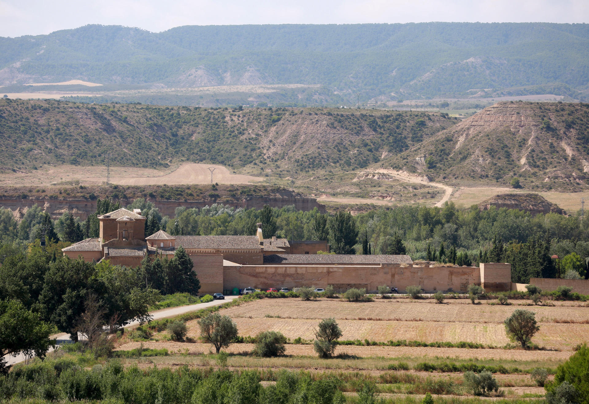 Imagen de archivo de una vista del monasterio de Sijena (Huesca). EFE/Javier Cebollada