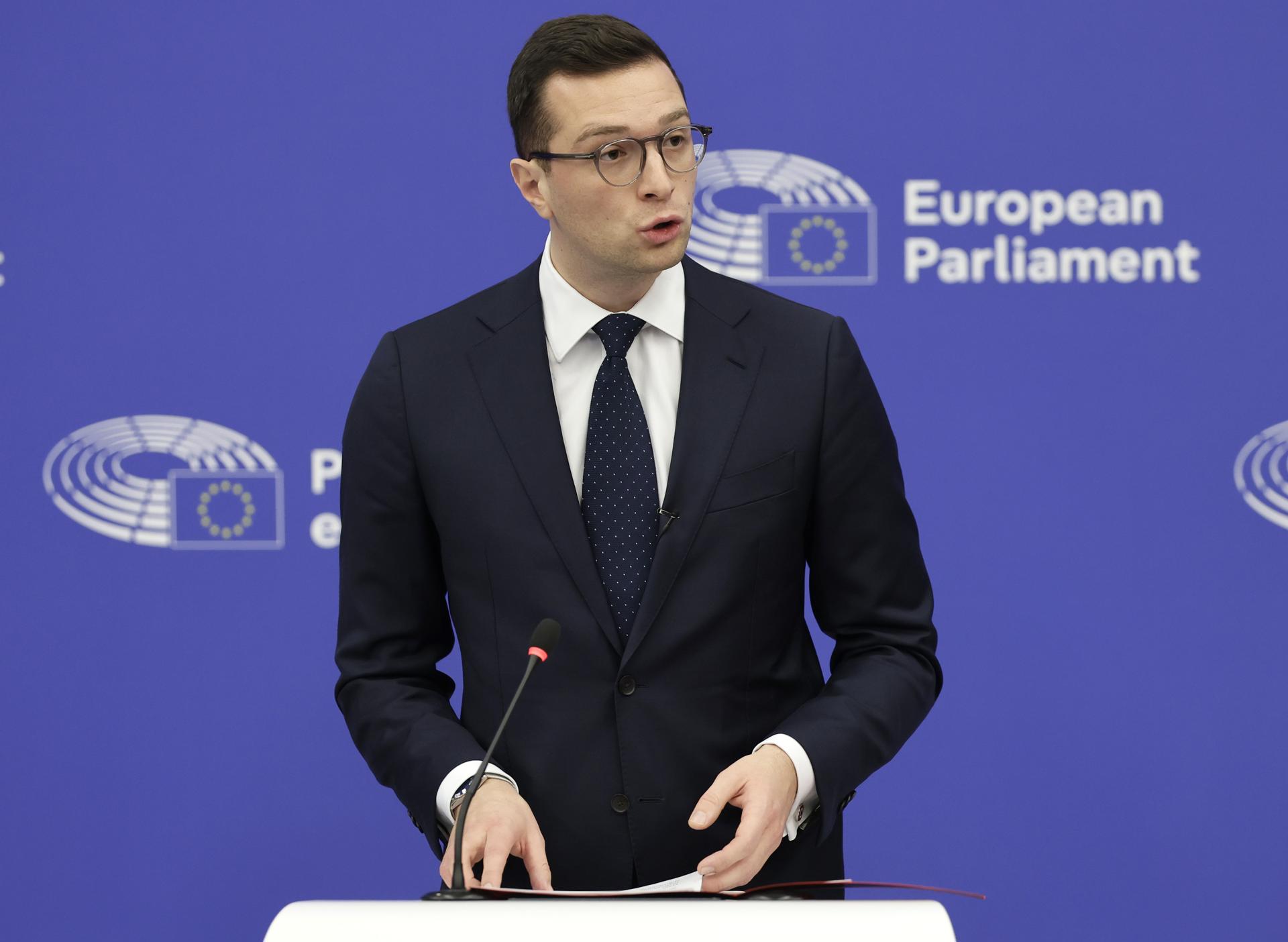 Imagen del presidente de la Agrupación Nacional (RN, por sus siglas en francés) y mano derecha de Marine Le Pen, Jordan Bardella.
EFE/EPA/RONALD WITTEK