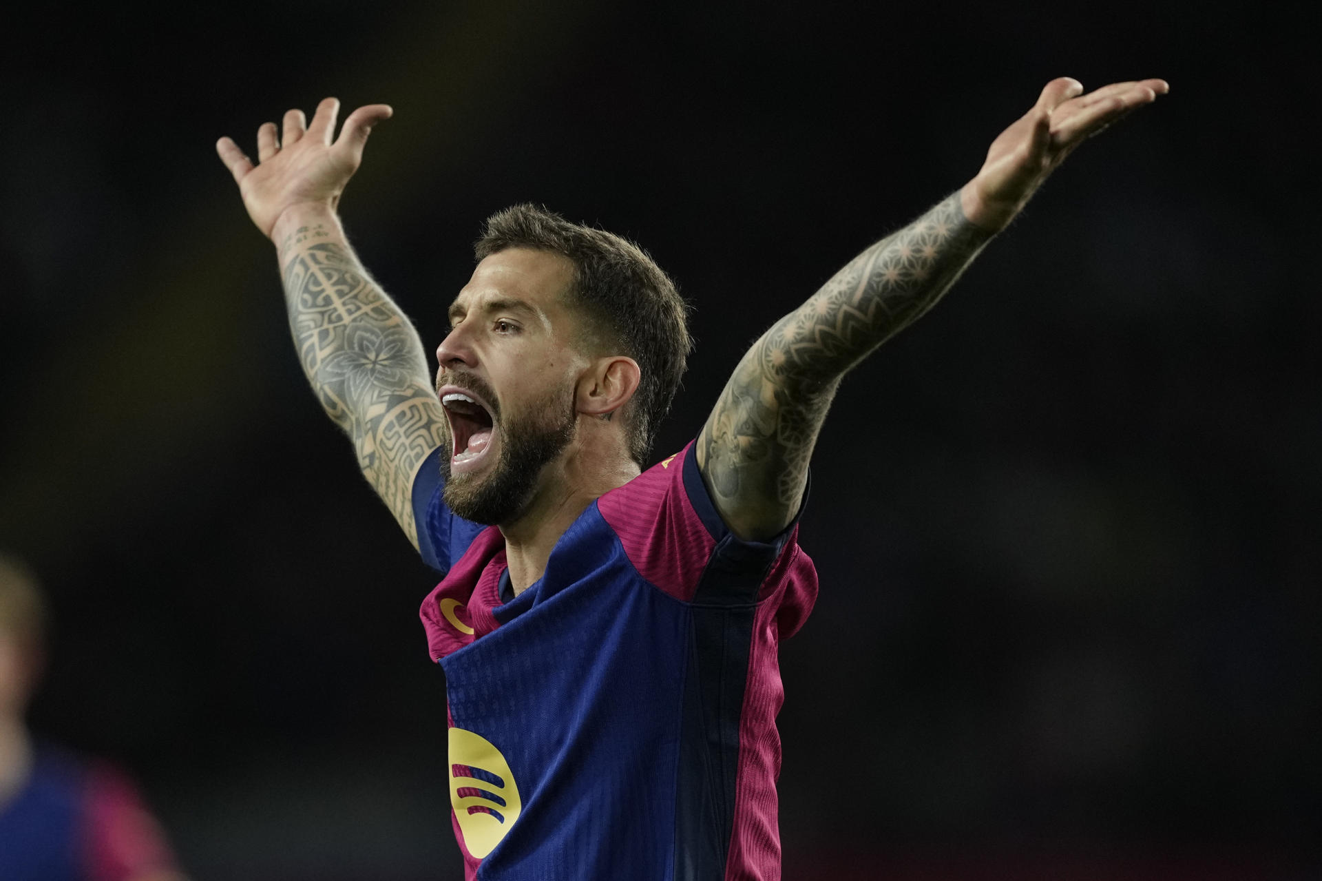 El Barcelona ha ejecutado la opción de extensión del contrato del defensa vasco del primer equipo Iñigo Martinez, que seguirá vinculado al club azulgrana hasta el 30 de junio de 2026. EFE/Enric Fontcuberta/Archivo