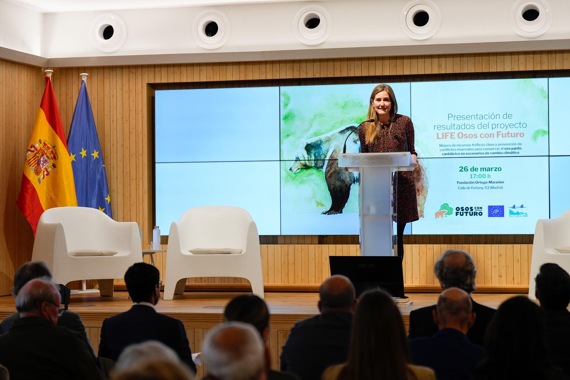 La vicepresidenta tercera y ministra para la Transición Ecológica y el Reto Demográfico, Sara Aagesen, ha participado este miércoles en el evento final de presentación de resultados del proyecto LIFE Osos con Futuro Mejora de los recursos alimentarios clave para el oso pardo cantábrico y prevención de los conflictos invernales en un escenario de cambio climático.EFE/Miteco