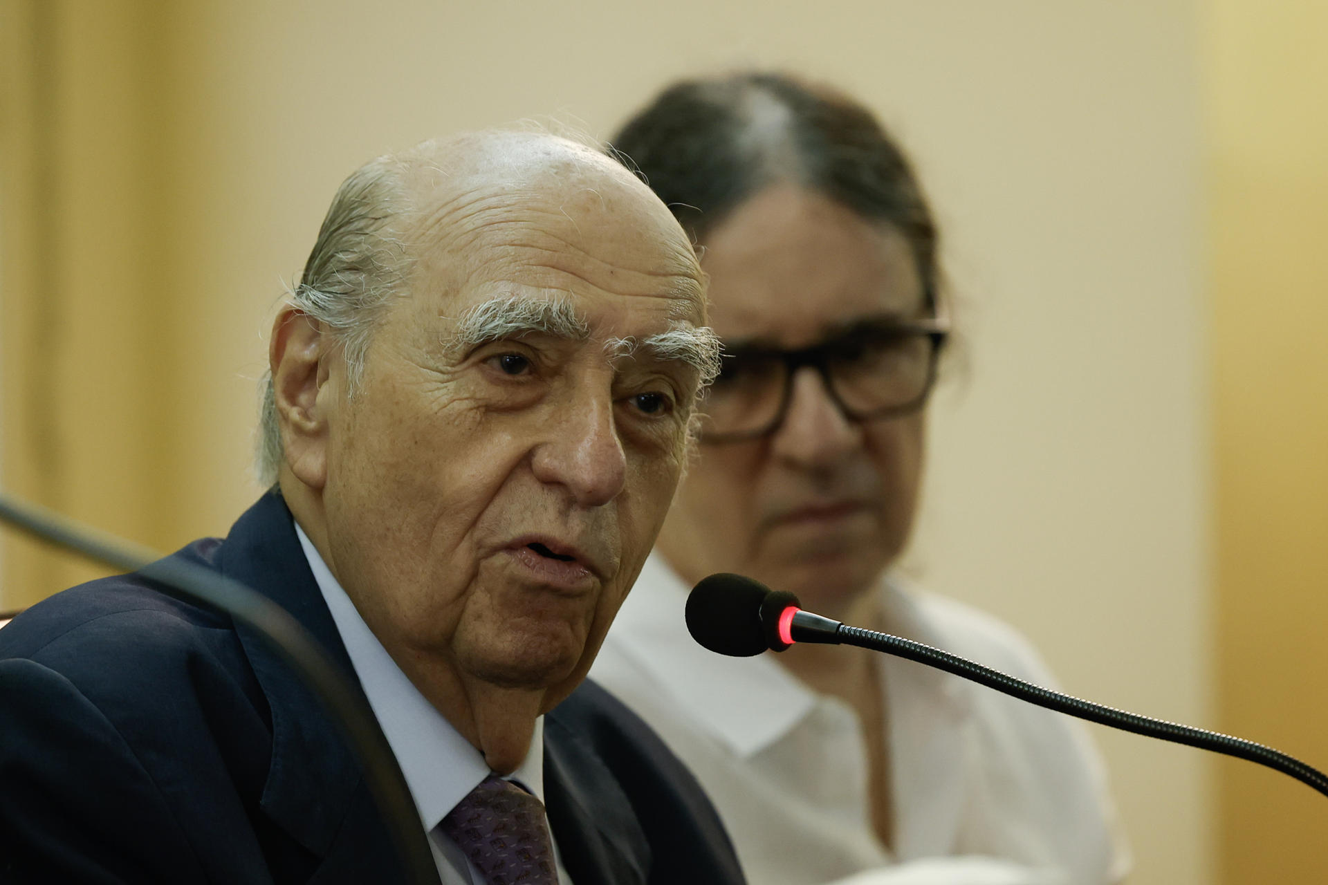 El expresidente uruguayo Julio María Sanguinetti habla durante un evento este lunes, en Rio de Janeiro (Brasil). EFE/ Antonio Lacerda