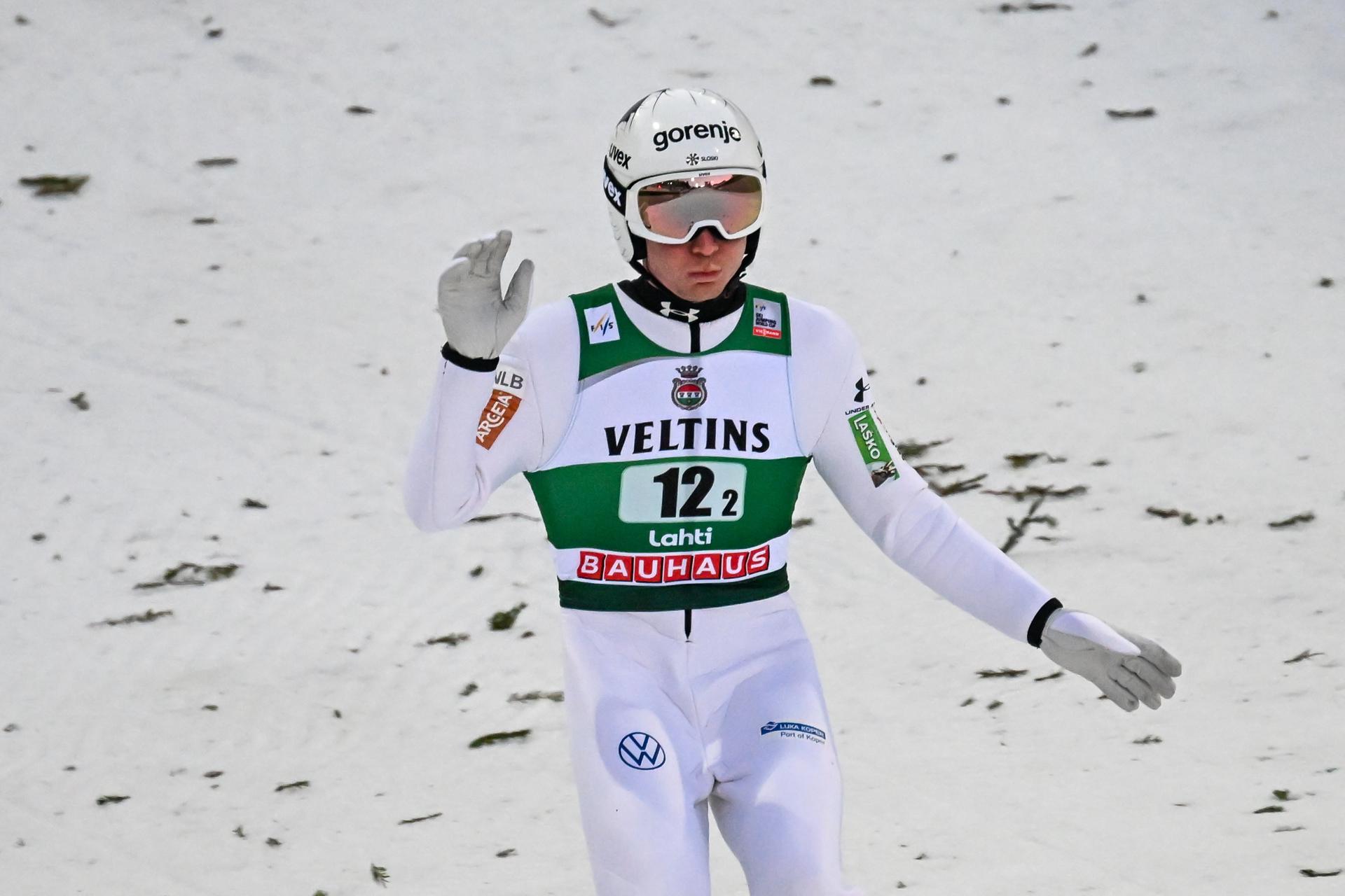 EL esquiador esloveno Anze Lanisek en el trampolín grande de Lahti, en Finlandia.EFE/EPA/KIMMO BRANDT