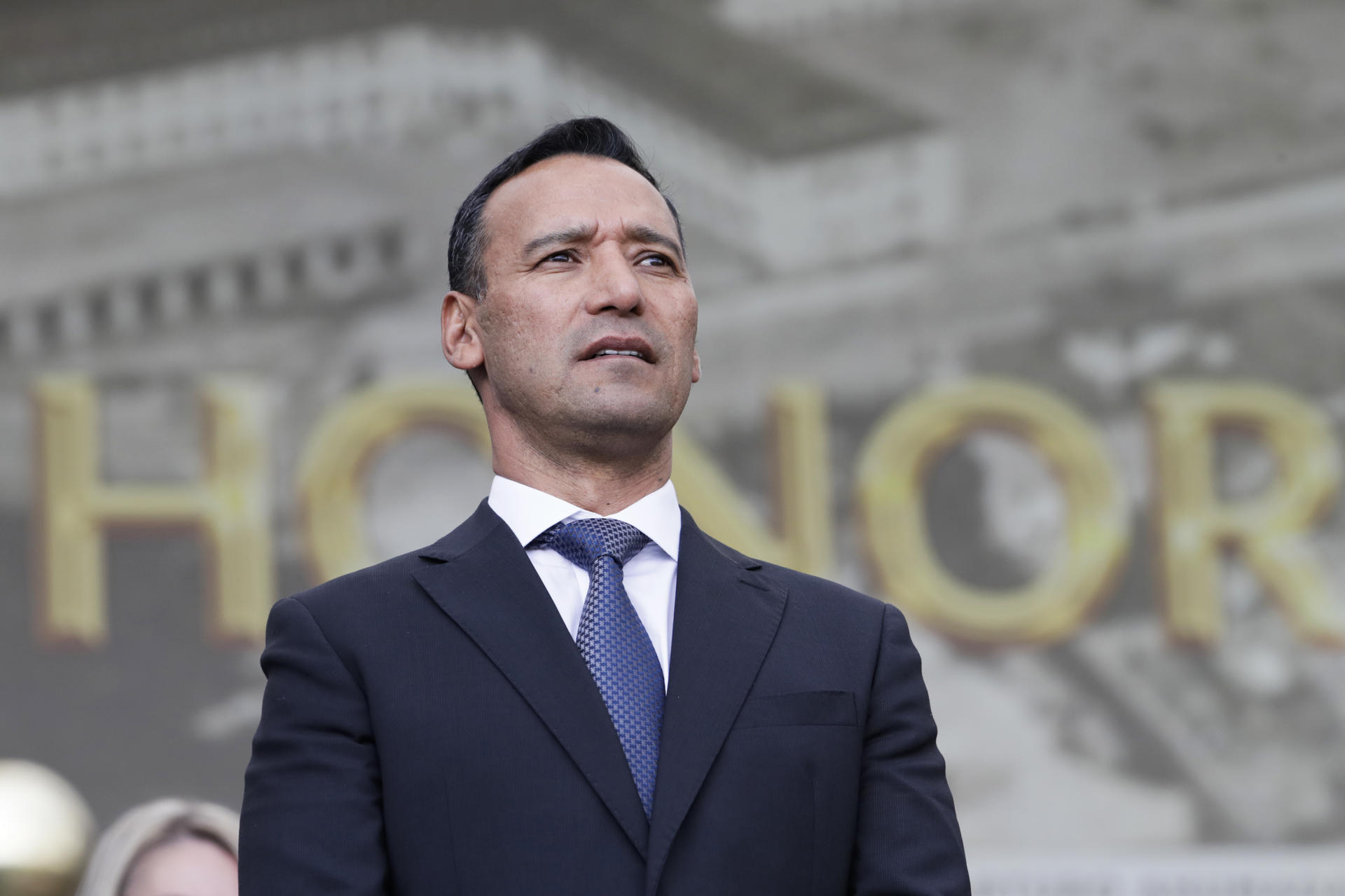 El nuevo ministro de Defensa de Colombia, general retirado Pedro Sánchez, fue registrado este martes, 11 de marzo, durante la ceremonia de reconocimiento de tropas de las Fuerzas Militares, en la Escuela Militar José María Córdova de Bogotá (Colombia). EFE/Carlos Ortega