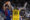 El escolta del Barcelona Justin Anderson (i) lanza a canasta ante la oposición de Fran Guerra (d), del Tenerife, durante el partido de Liga Endesa disputado este domingo en el Palau Blaugrana. EFE/Alejandro Garcia
