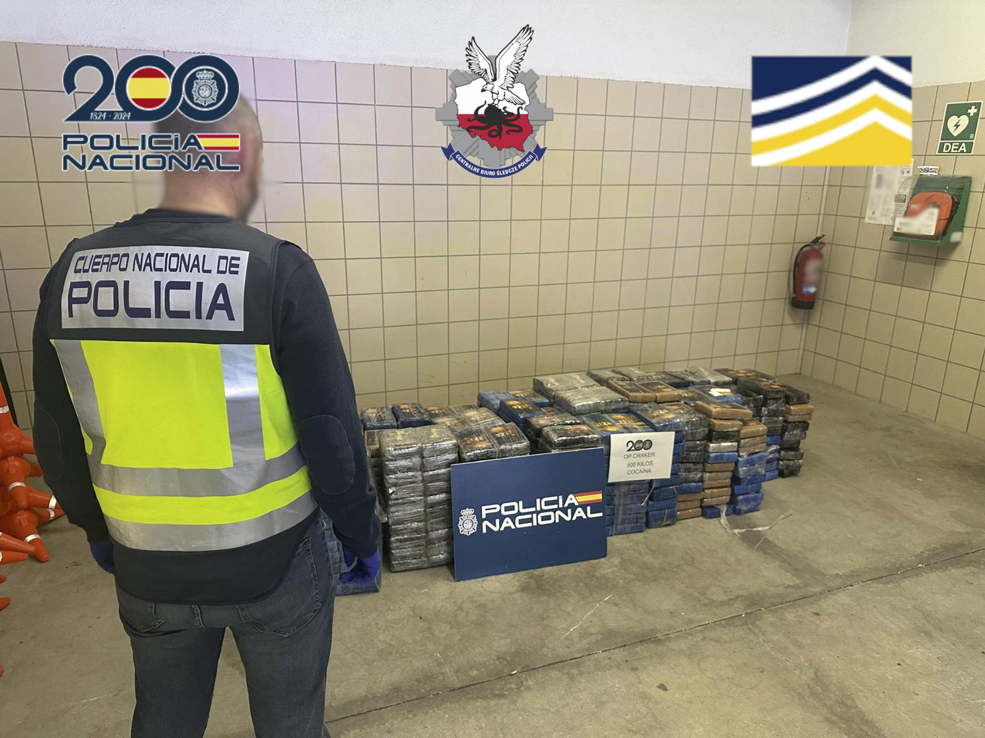 Agentes de la Policía Nacional, junto con miembros de la Aduana francesa y la Oficina de Investigación Central de la Policía Polaca, coordinados por EUROPOL, han participado en la aprensión de 1.300 kilos de cocaína que tenía como destino final varios países europeos. EFE/ Policía Nacional ***SOLO USO EDITORIAL/SOLO DISPONIBLE PARA ILUSTRAR LA NOTICIA QUE ACOMPAÑA (CRÉDITO OBLIGATORIO)***