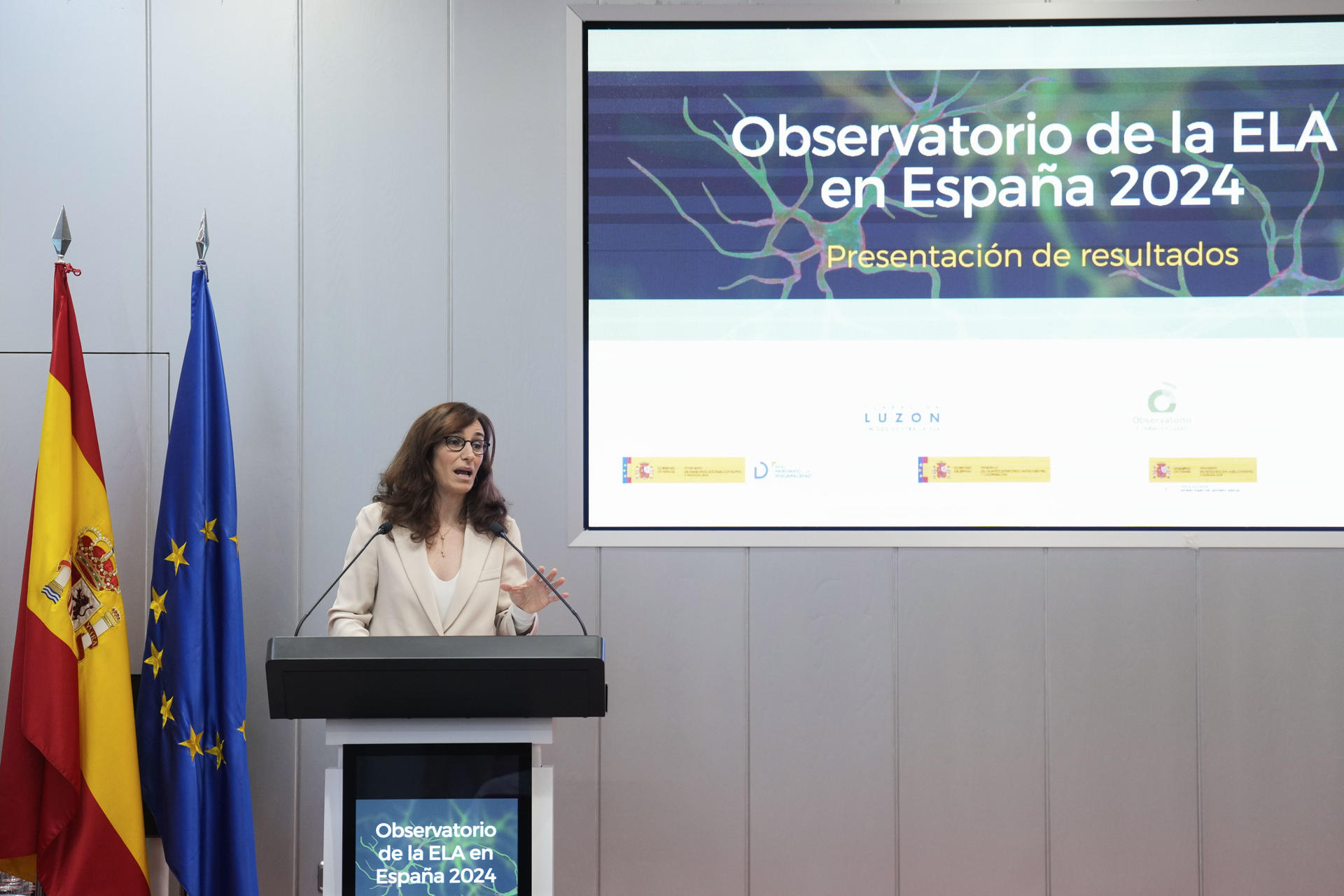 La ministra de Sanidad, Mónica García, interviene en la inauguración del acto en el que la Fundación Francisco Luzón presenta el Informe Observatorio de la ELA en España 2024, este jueves en Madrid. EFE/ Borja Sanchez-Trillo