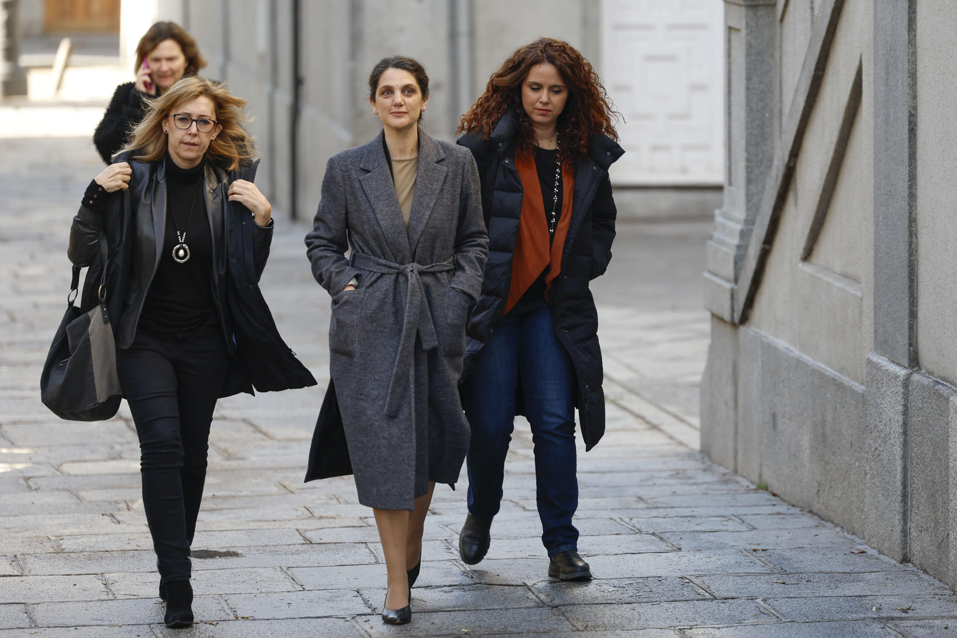 La ex asesora de Moncloa Pilar Sánchez Acera (c) a su llegada alTribunal Supremo este miércoles. EFE/ Mariscal