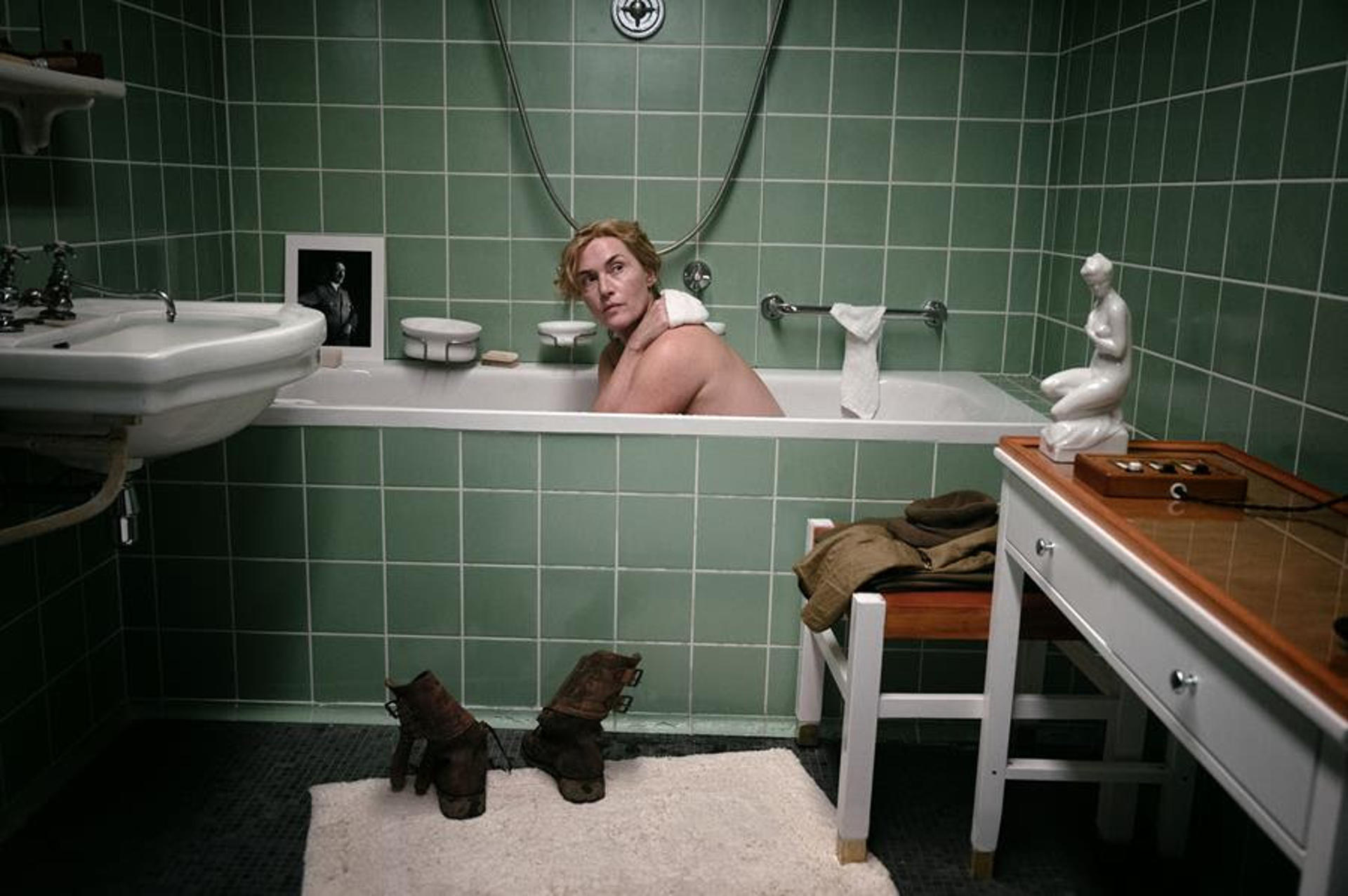 Imagen de Kate Winslet en un fotograma de 'Lee'. Foto cedida por Vértice360. EFE