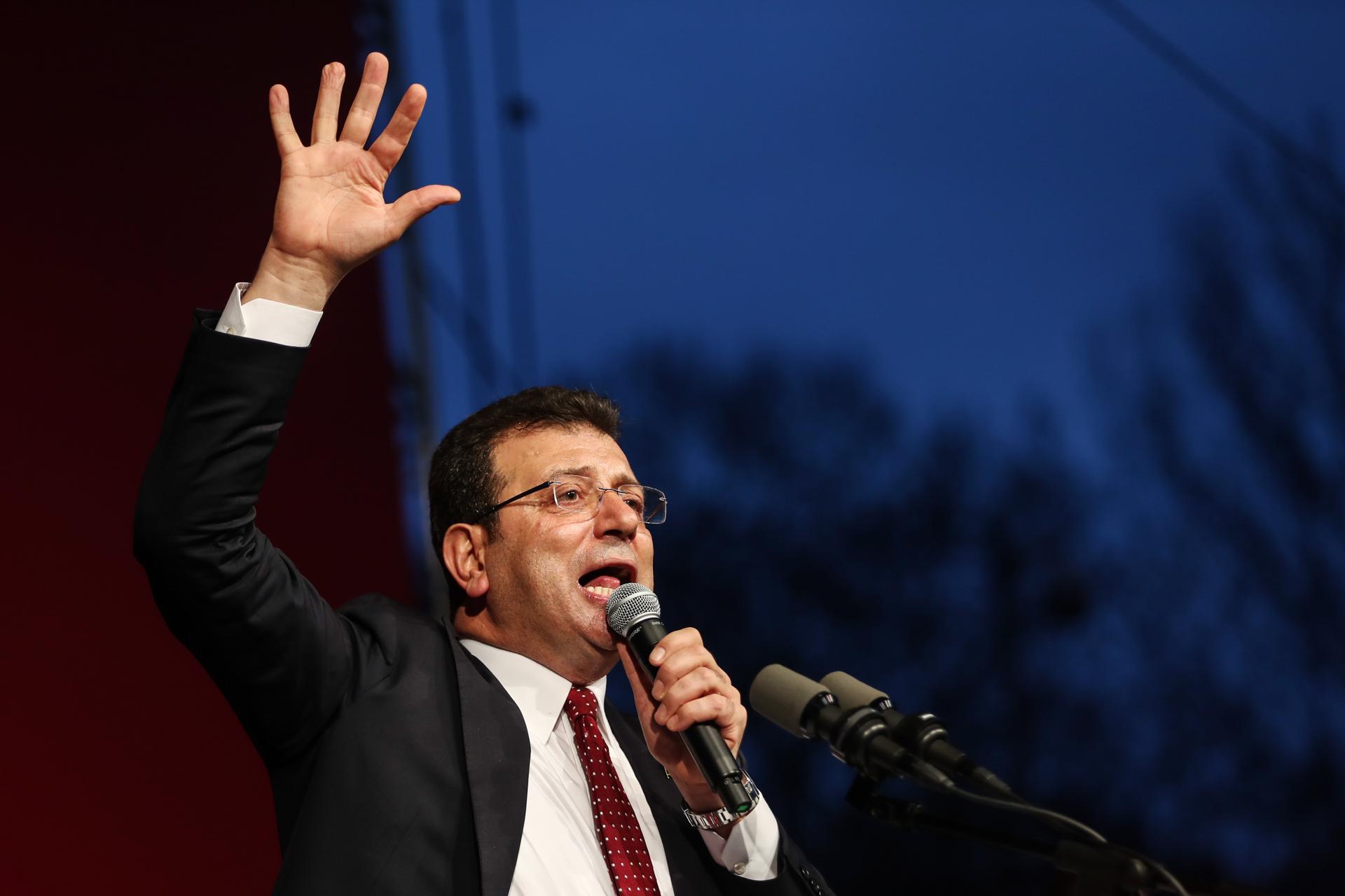 Imagen de archivo del alcalde de Estambul, el socialdemócrata Ekrem Imamoglu, principal rival del presidente de Turquía, el islamista Recep Tayyip Erdogan. (Turquía, Estanbul) EFE/EPA/SEDAT SUNA