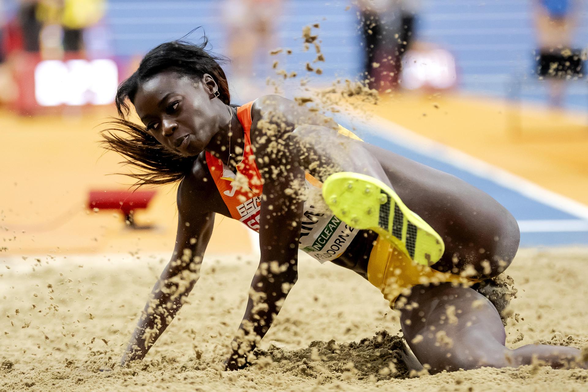 La española Fátima Diame peleará por medalla en los Europeos de pista cubierta de Apeldoorn (Países Bajos), tras certificar este viernes su clasificación para la final de salto de longitud. EFE/EPA/Robin van Lonkhuijsen