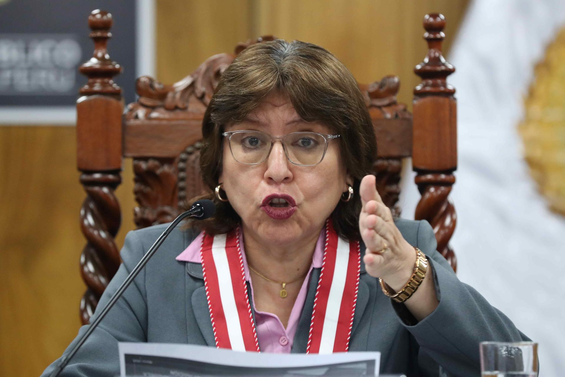 La fiscal (general) de la Nación del Perú, Delia Espinoza, fue registrada este jueves, 20 de marzo, al atender a la Asociación de la Prensa Extranjera en Perú (APEP), en la capital peruana. EFE/Paolo Aguilar