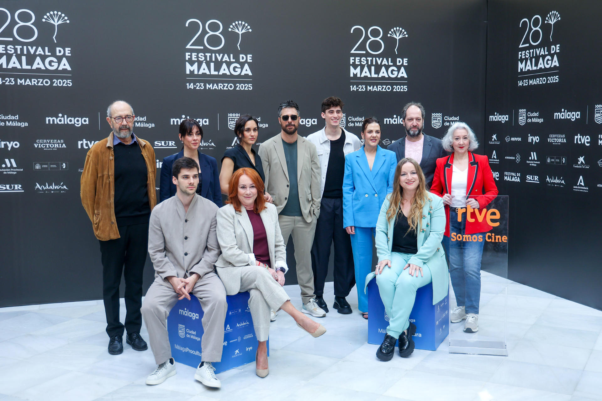 La directora Gracia Querejeta (4i) posa con el elenco de la película durante el photocall de la película 'La buena suerte' que se presenta este domingo durante el 28º Festival de Málaga. EFE/Daniel Pérez