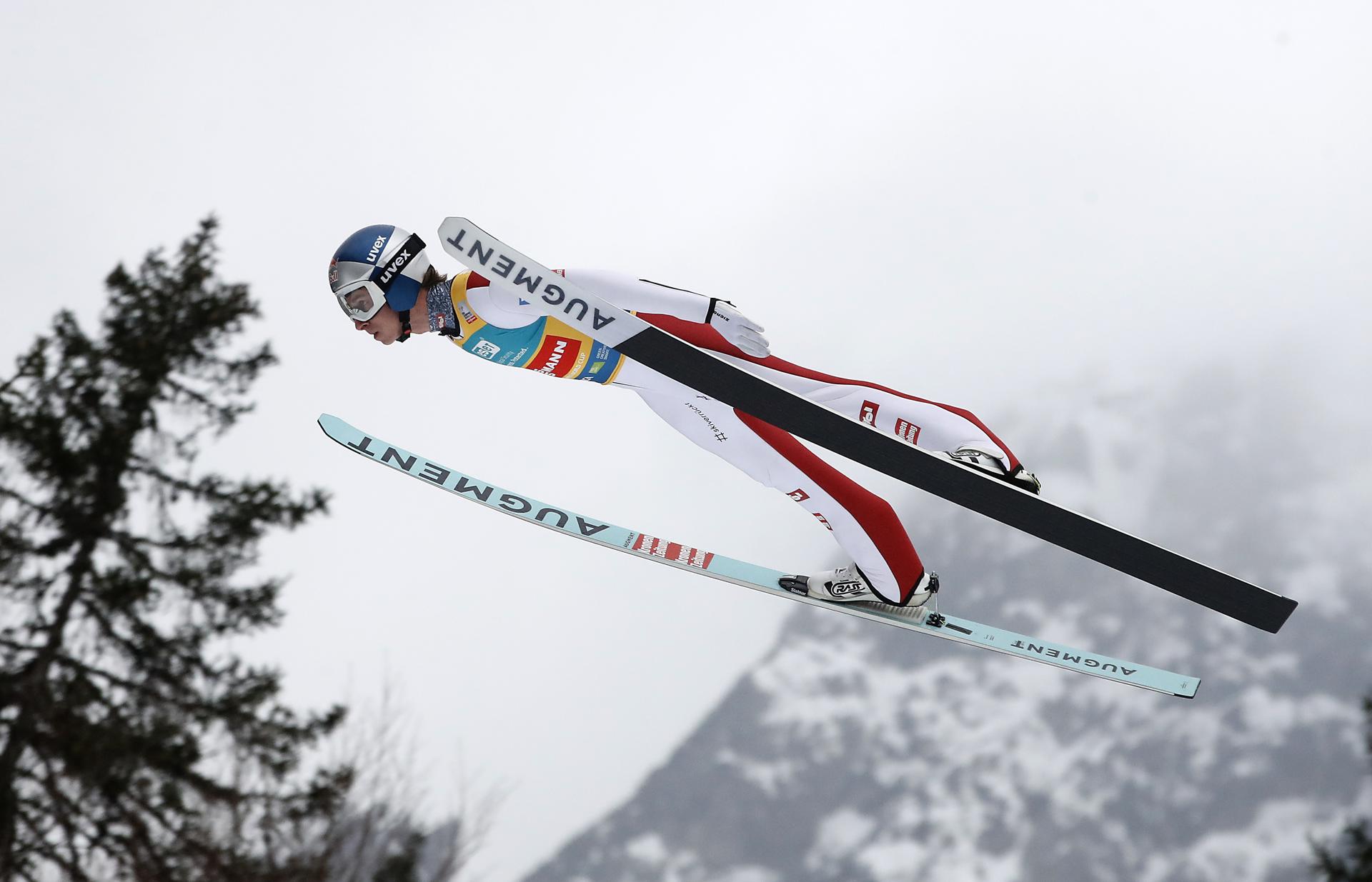 PLANICA (Eslovenia), 28/03/2025.- El austriaco Daniel Tschofenig, flamante vencedor de la Copa del Mundo de saltos de esquí nórdico después de acabar cuarto este viernes en la prueba disputada en el trampolín gigante de Planica, en Eslovenia. EFE/EPA/ANTONIO BAT