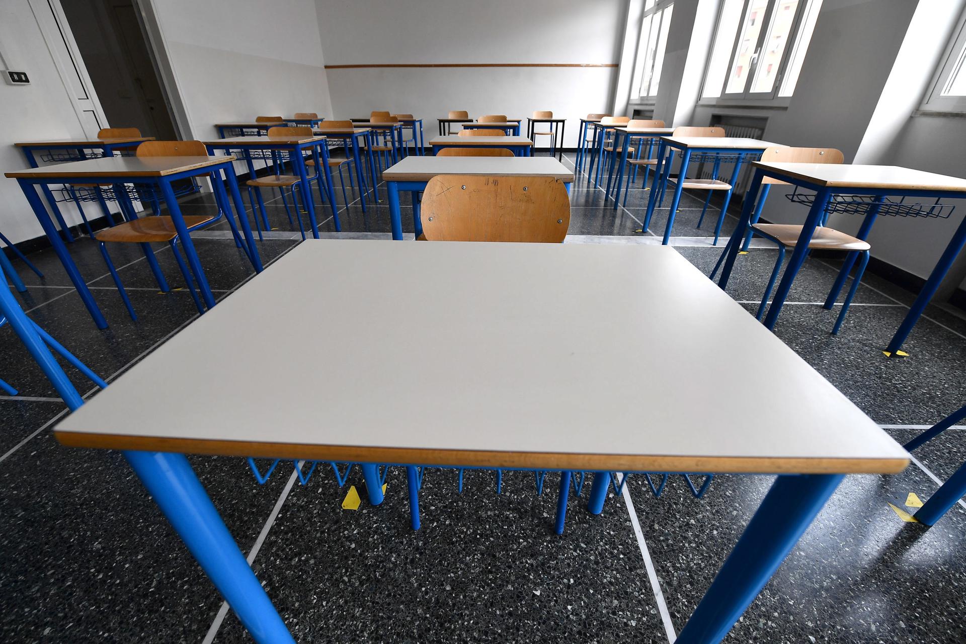 Imagen de archivo de un aula vacía. EFE/EPA/LUCA ZENNARO