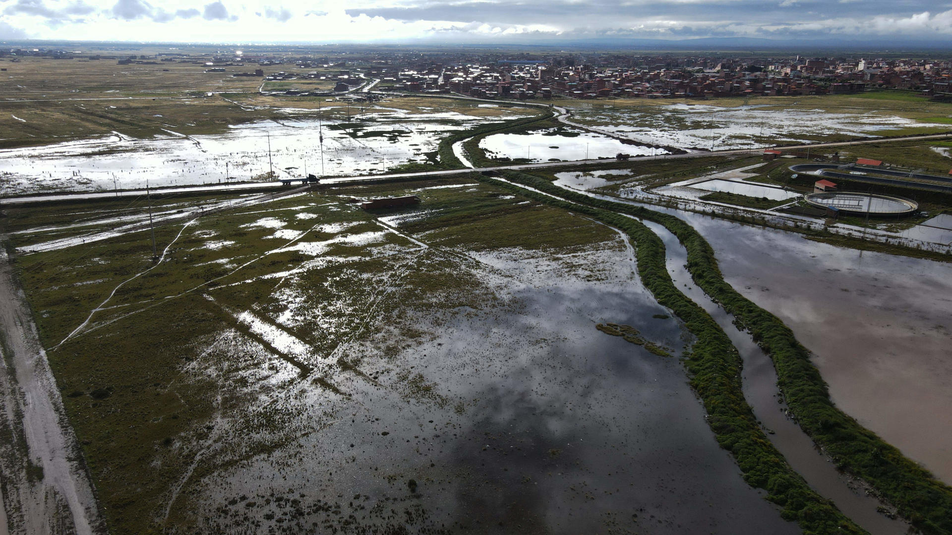 Fotografía de archivo aérea de cultivos afectados tras inundaciones. EFE/Luis Gandarillas