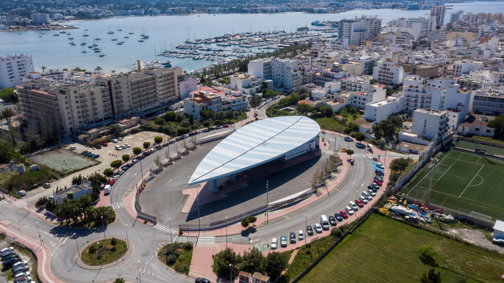 Imagen de archivo de la vista aérea de Sant Antoni (Ibiza). EFE/Sergio G. Cañizares