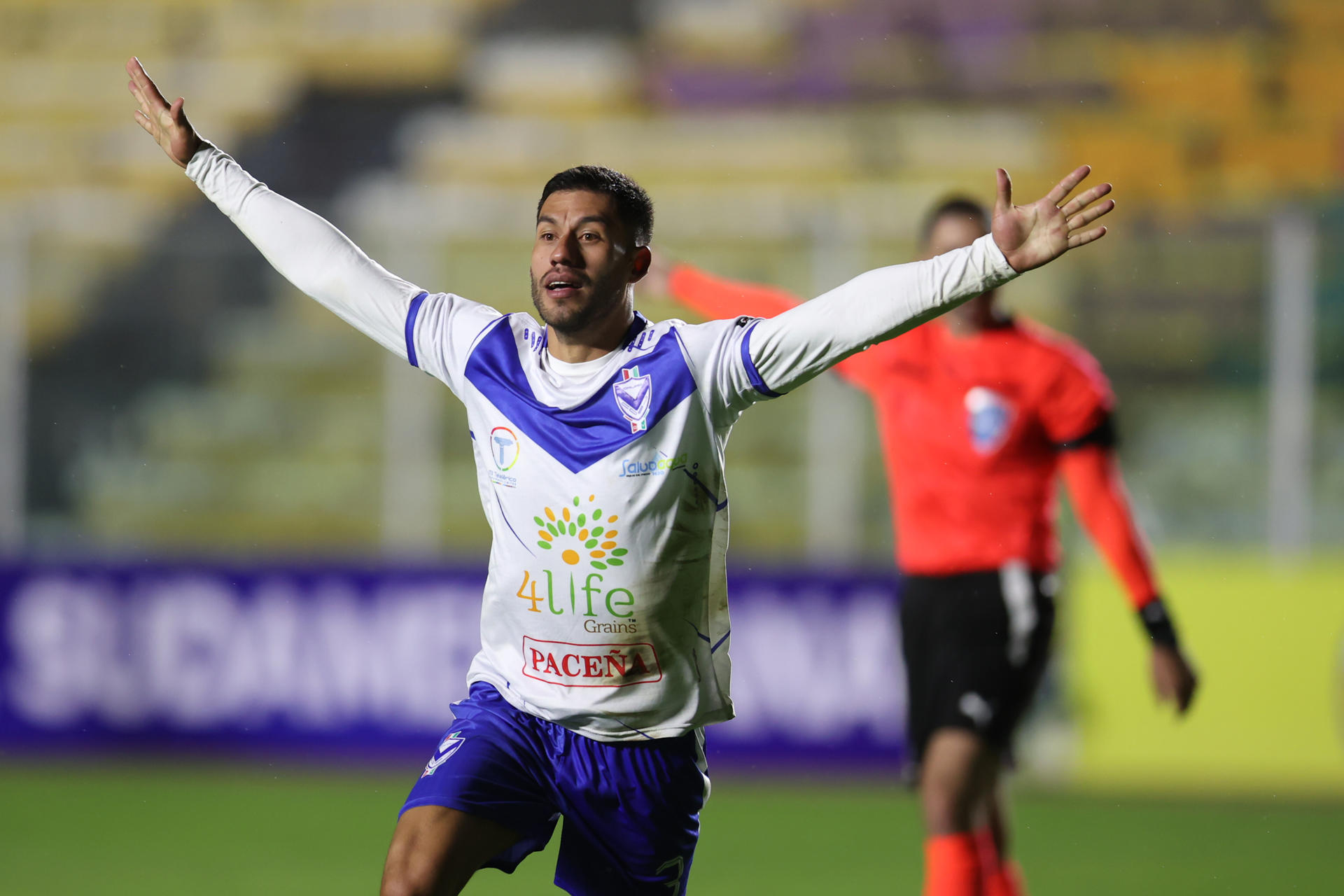 Jaime Villamil de San José celebra su gol en un partido de la fase de grupos de la Copa Sudamericana . EFE/ Luis Gandarillas