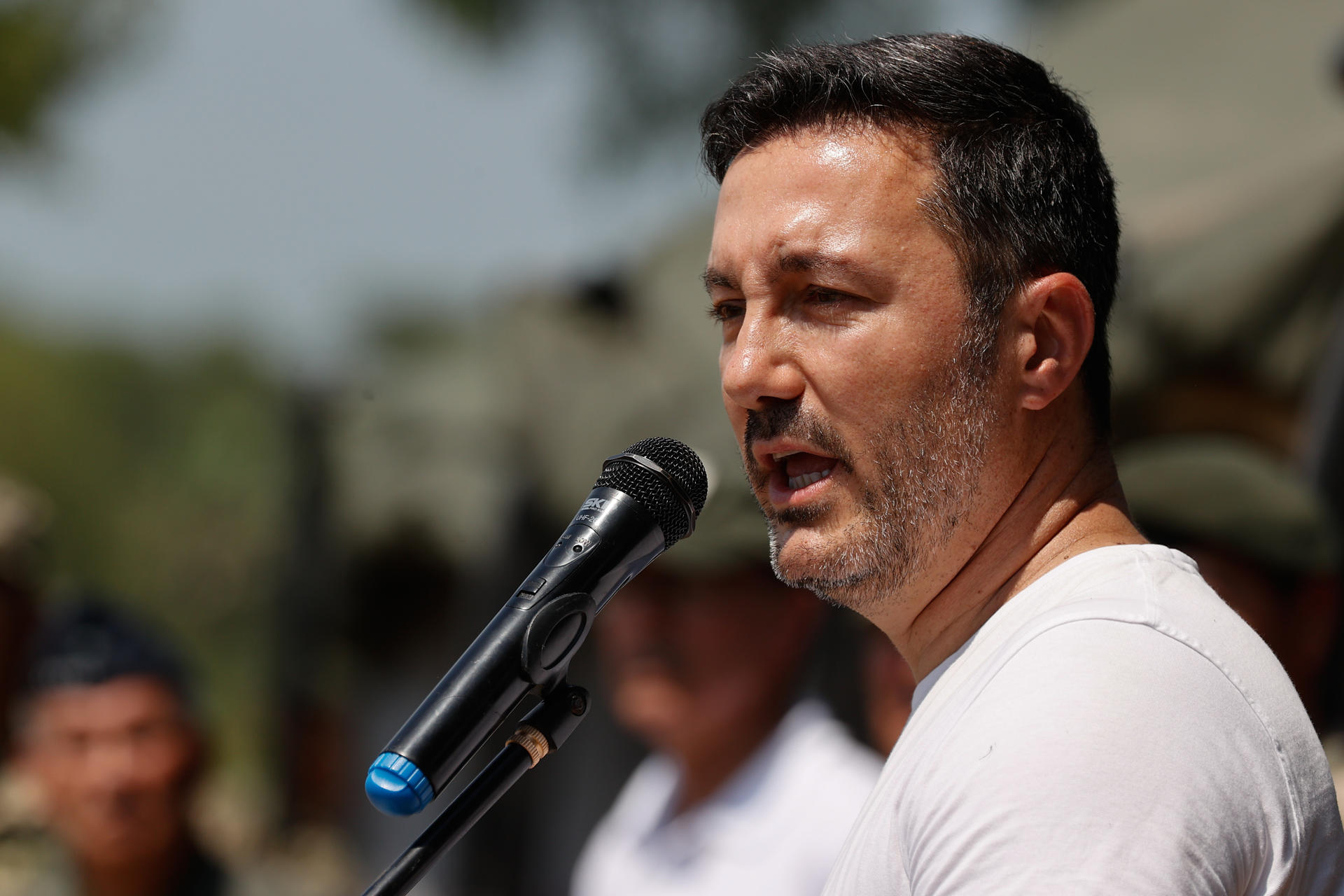 Fotografía de archivo, tomada el pasado 7 de febrero, del ministro de Defensa de Argentina, Luis Petri, durante un acto público, en Clorinda (Argentina). EFE/Juan Pablo Pino