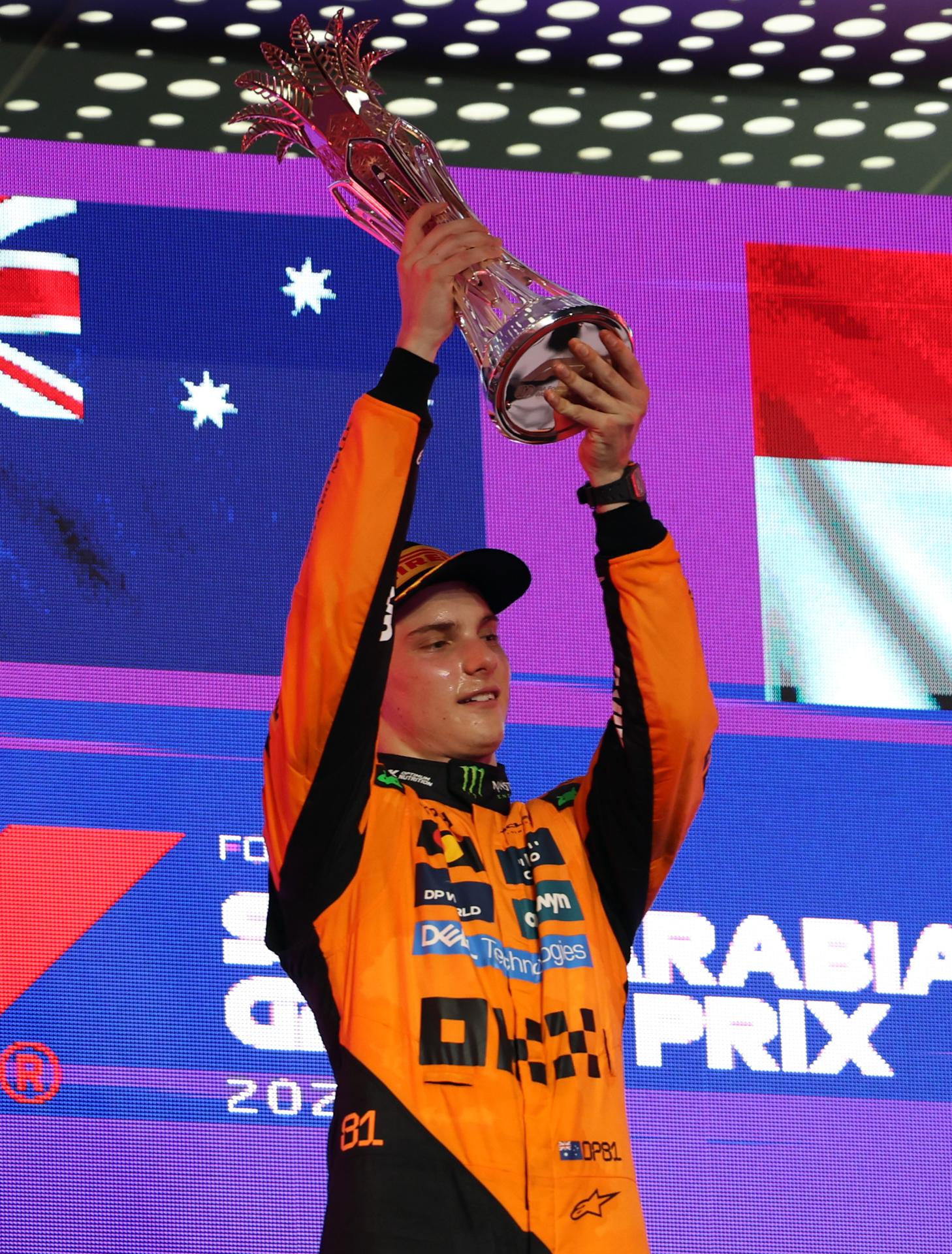 JEDDAH (Saudi Arabia), 20/04/2025.- El australiano Oscar Piastri (McLaren), nuevo líder del Mundial de Fórmula Uno al ganar este domingo el Gran Premio de Arabia Saudí, el quinto del año, en el circuito urbano de Yeda EFE/EPA/ALI HAIDER