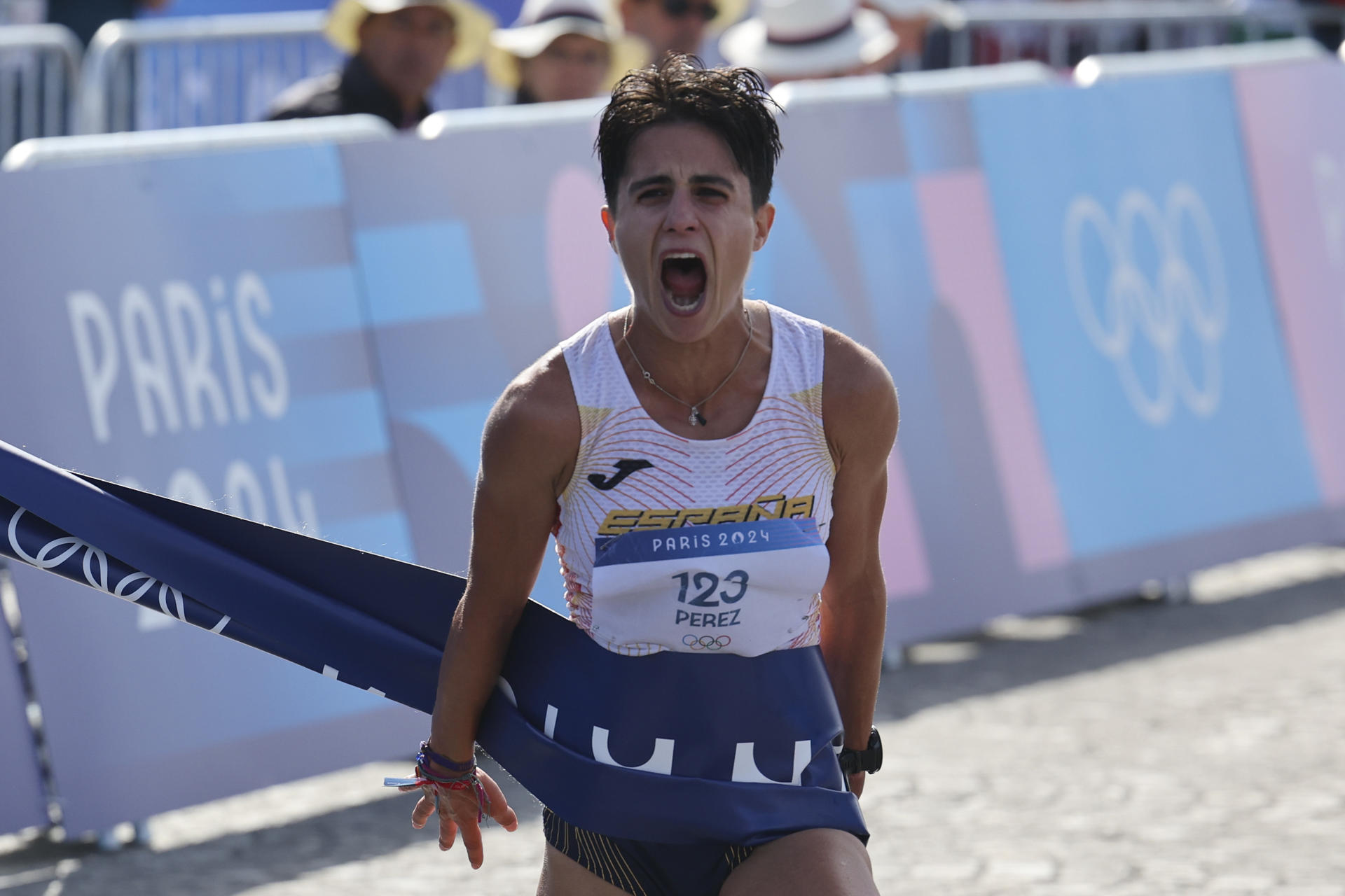 Foto de archivo de la atleta española María Pérez, campeona olímpica española, que se pronunció este jueves en redes sociales sobre la desaparición del relevo mixto de marcha para los Juegos de Los Ángeles 2028 y dijo que es "una falta de respeto" ya que eliminar pruebas es "dar un paso atrás". EFE/ Miguel Gutiérrez/Archivo
